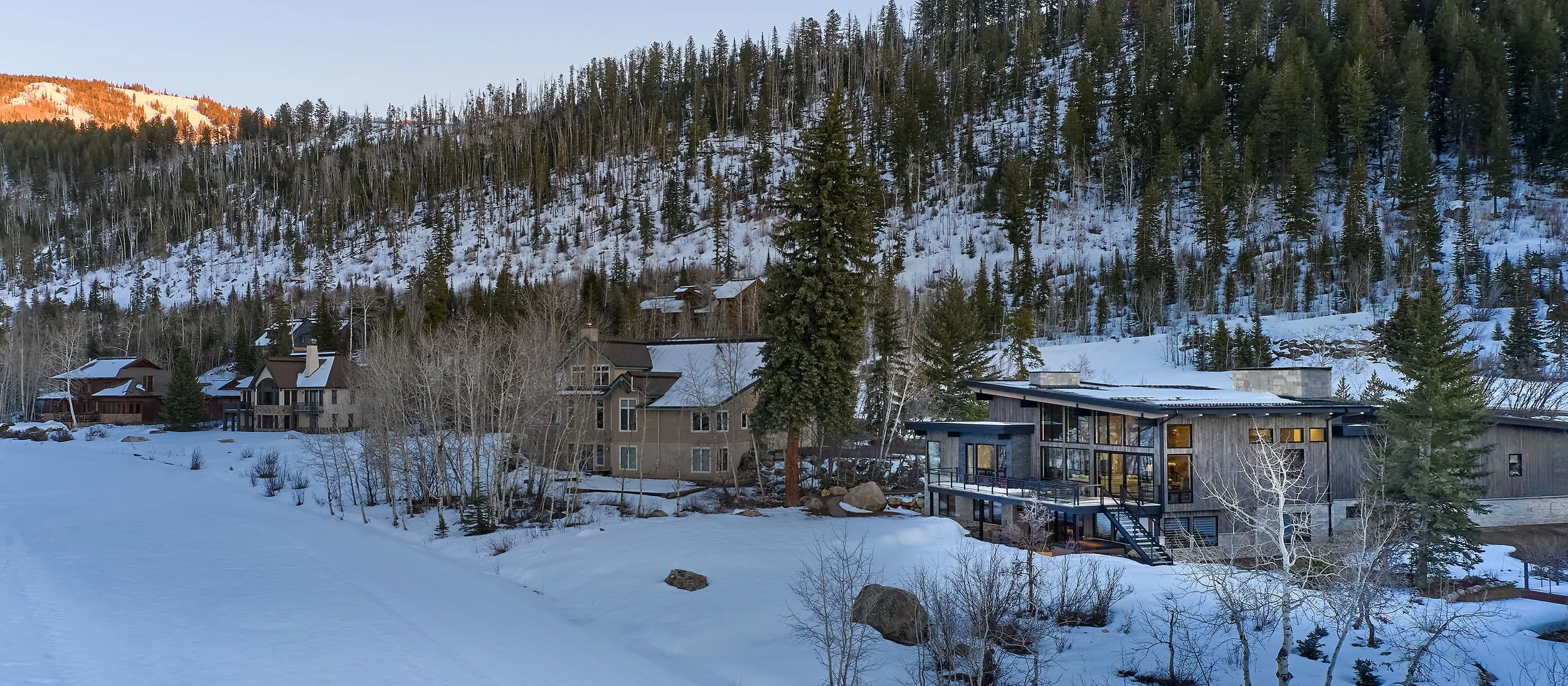 Rumor-971-Steamboat-Blvd-03-08-26-Exterior-Rear-to-Mtn-Dusk-58mb-Web.jpg