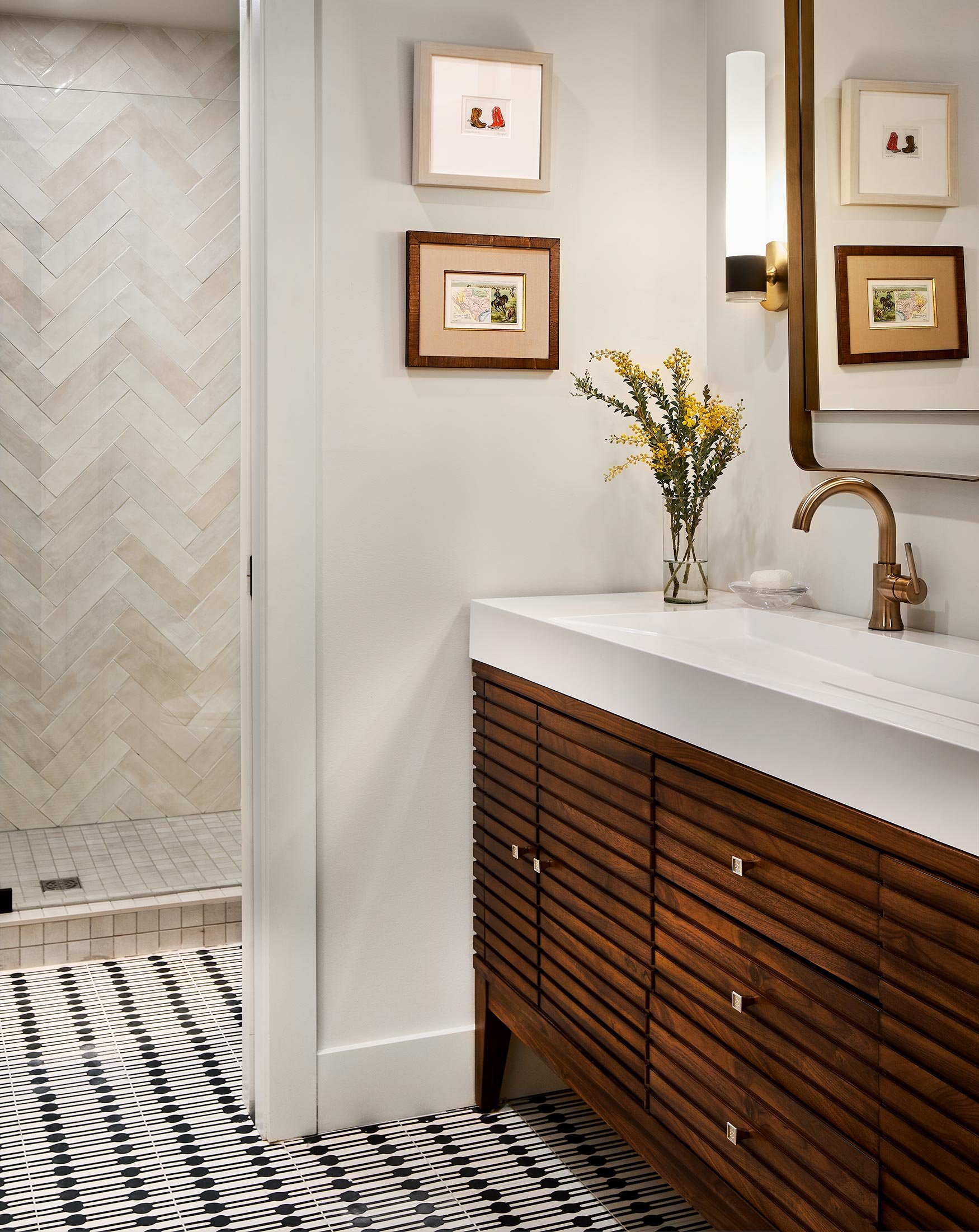 Rumor-Helms-02-2-7-23-Secondary-Bathroom-Web.jpg