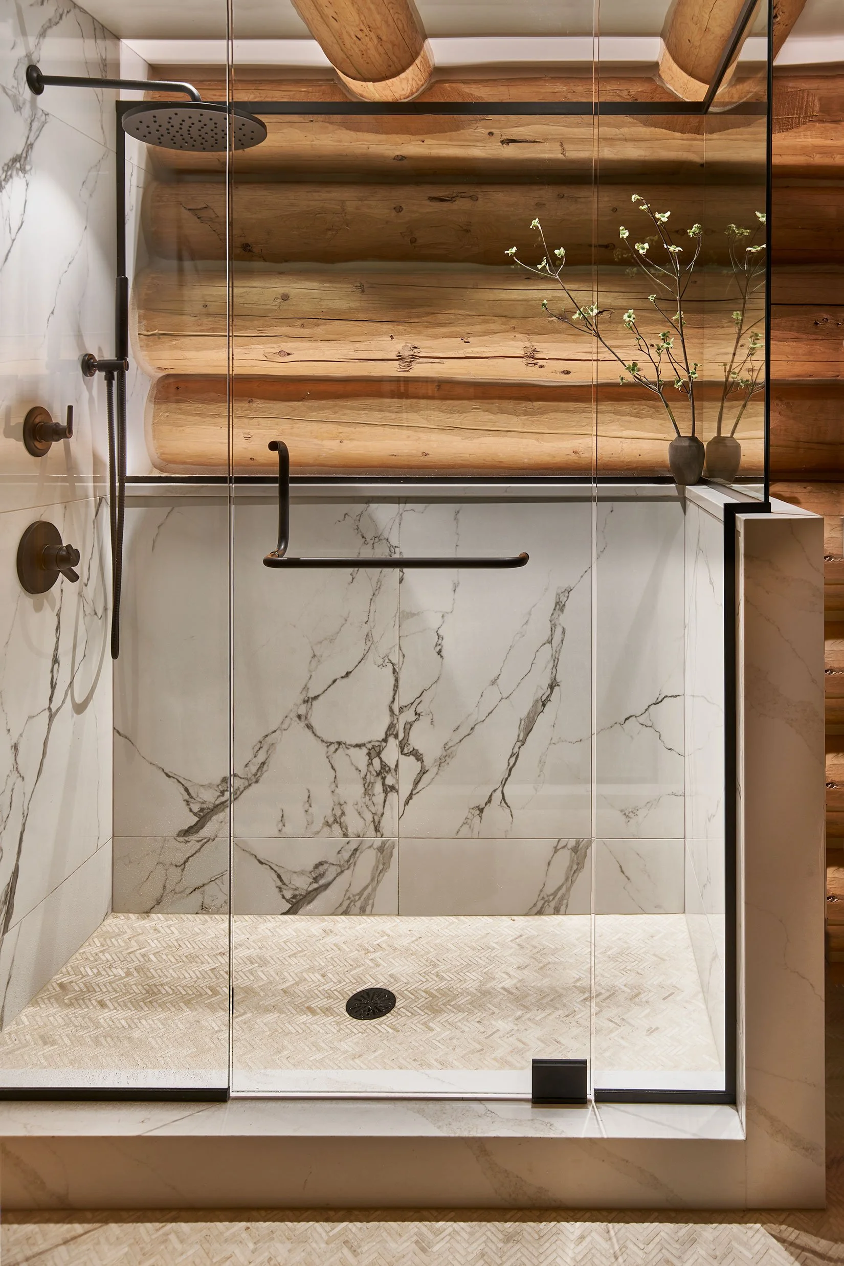 Rumor-Egge-1450-Mark-Twain-Steamboat-04-21-26-Primary-Bath-Shower-Web.jpg