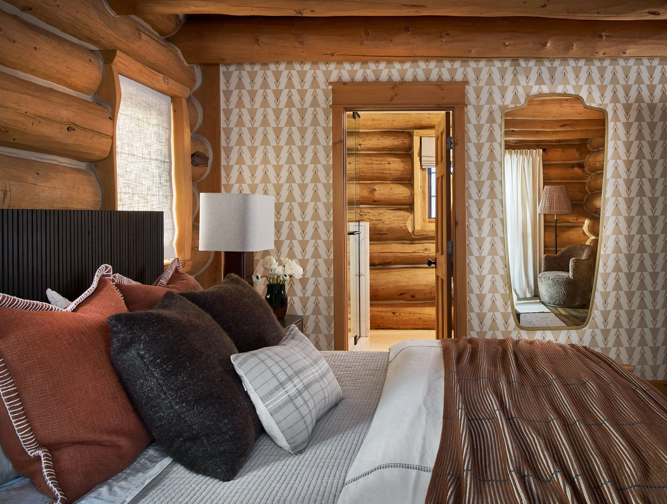 Rumor-Egge-1450-Mark-Twain-Steamboat-04-21-26-Primary-Bedroom-to-Bath-Web.jpg