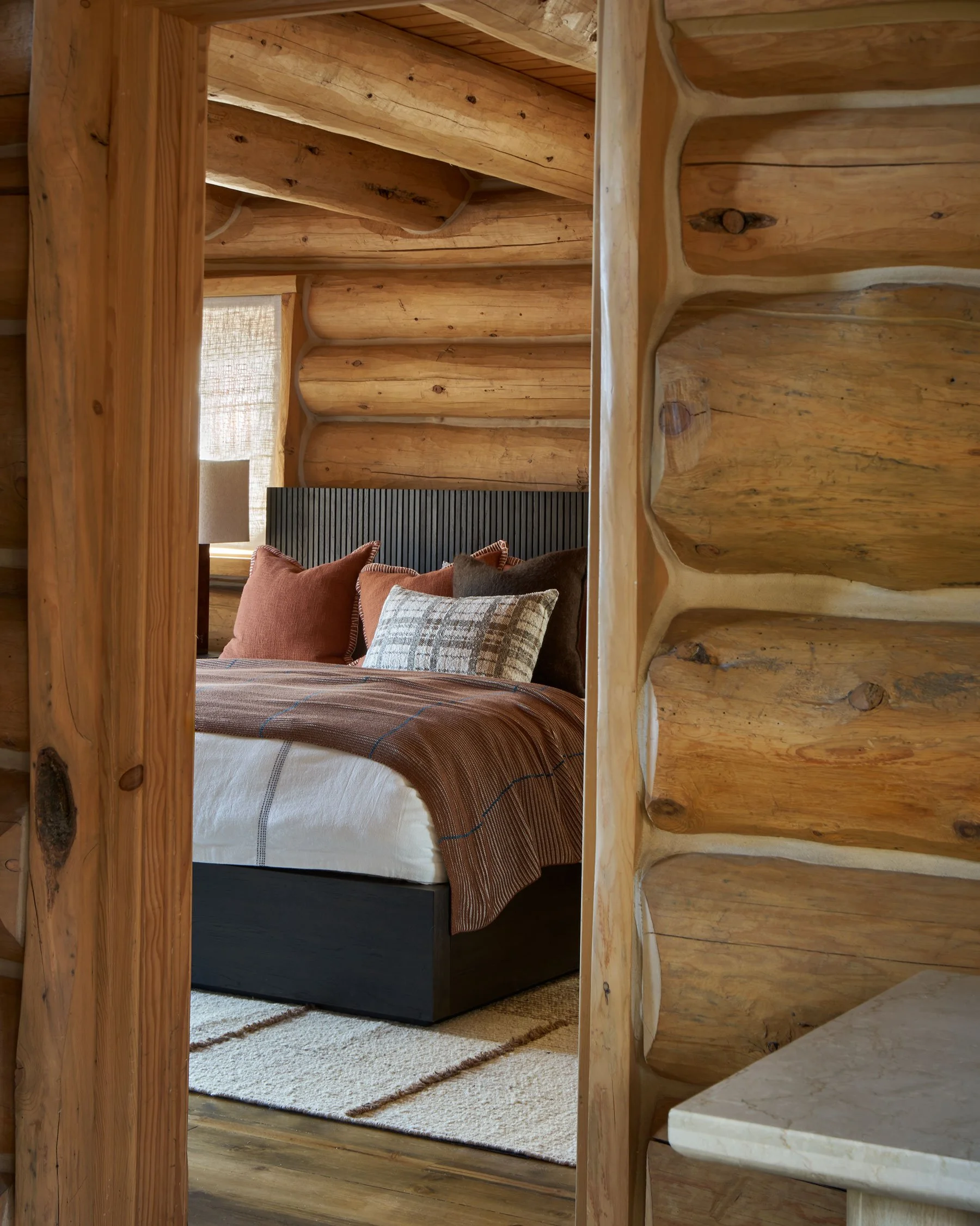 Rumor-Egge-1450-Mark-Twain-Steamboat-04-21-26-Primary-Bedroom-View-through-Door-Web.jpg