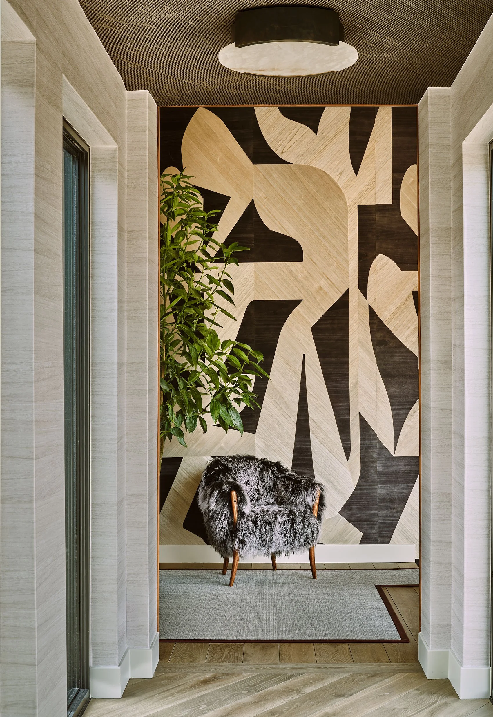 Rumor-Swain-AMR-04-23-26-Stair-Landing-Tall-Wall-Covering-Web.jpg