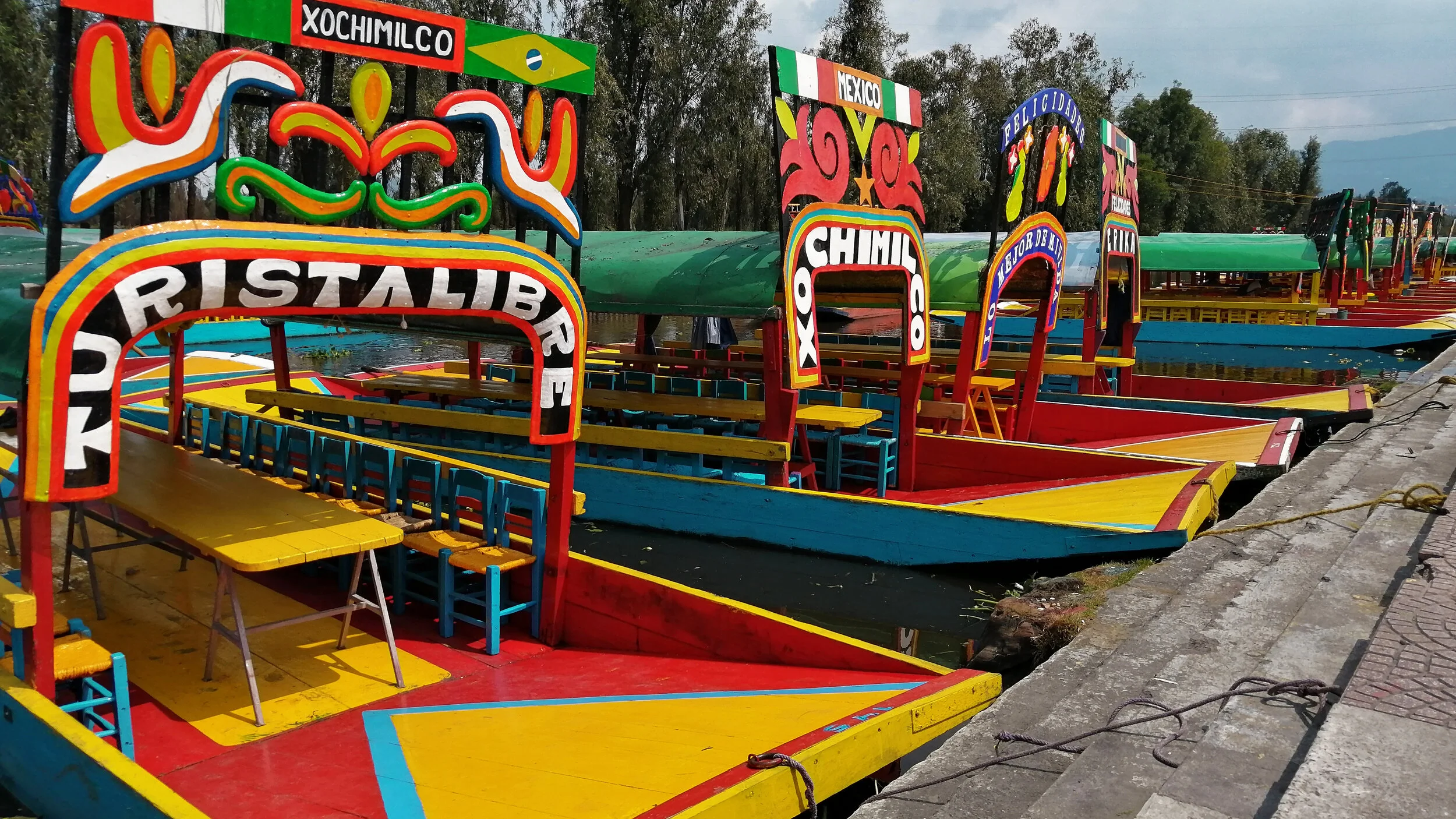 turista libre trajinera xochimilco2.jpg