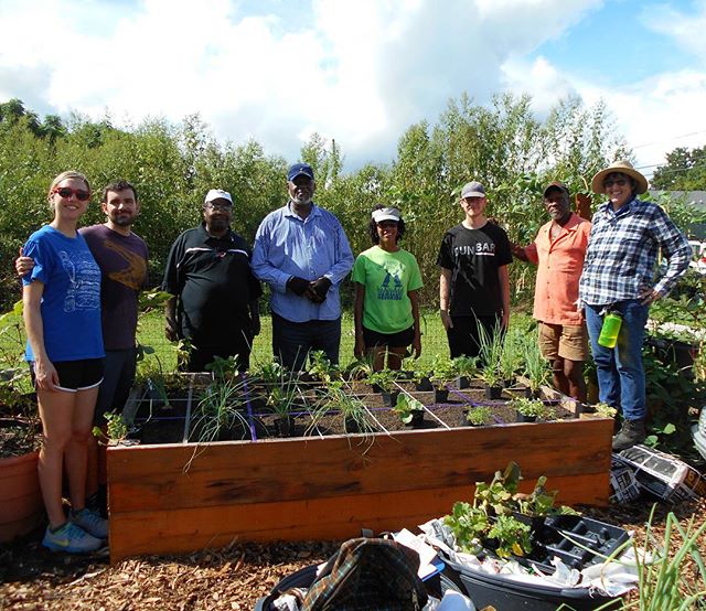 Our wonderful group of @makeitright_9 residents learning how to set up their very own Kitchen Box in their backyards!