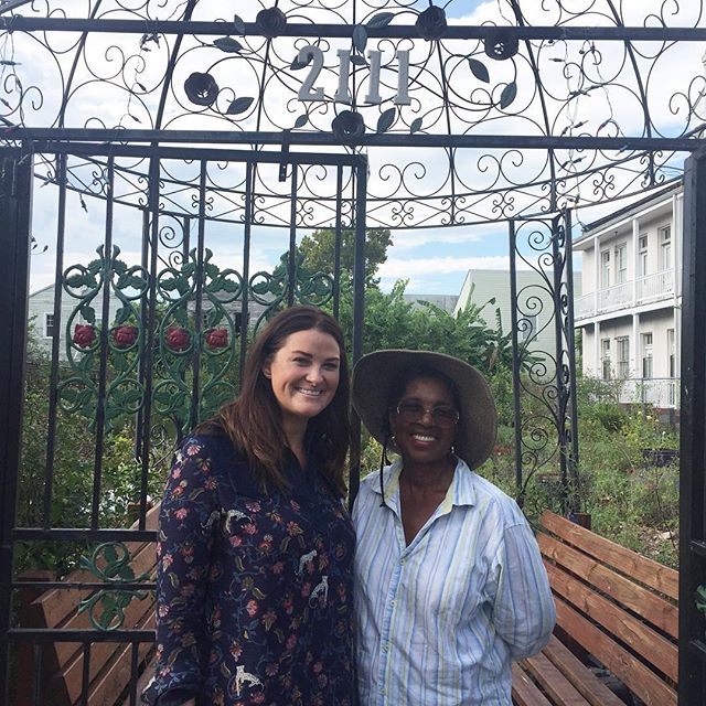 What a treat and honor to have the amazing Christina of @farmgirlflowers visit our garden yesterday!!! #flowerpowerladies #fgflove