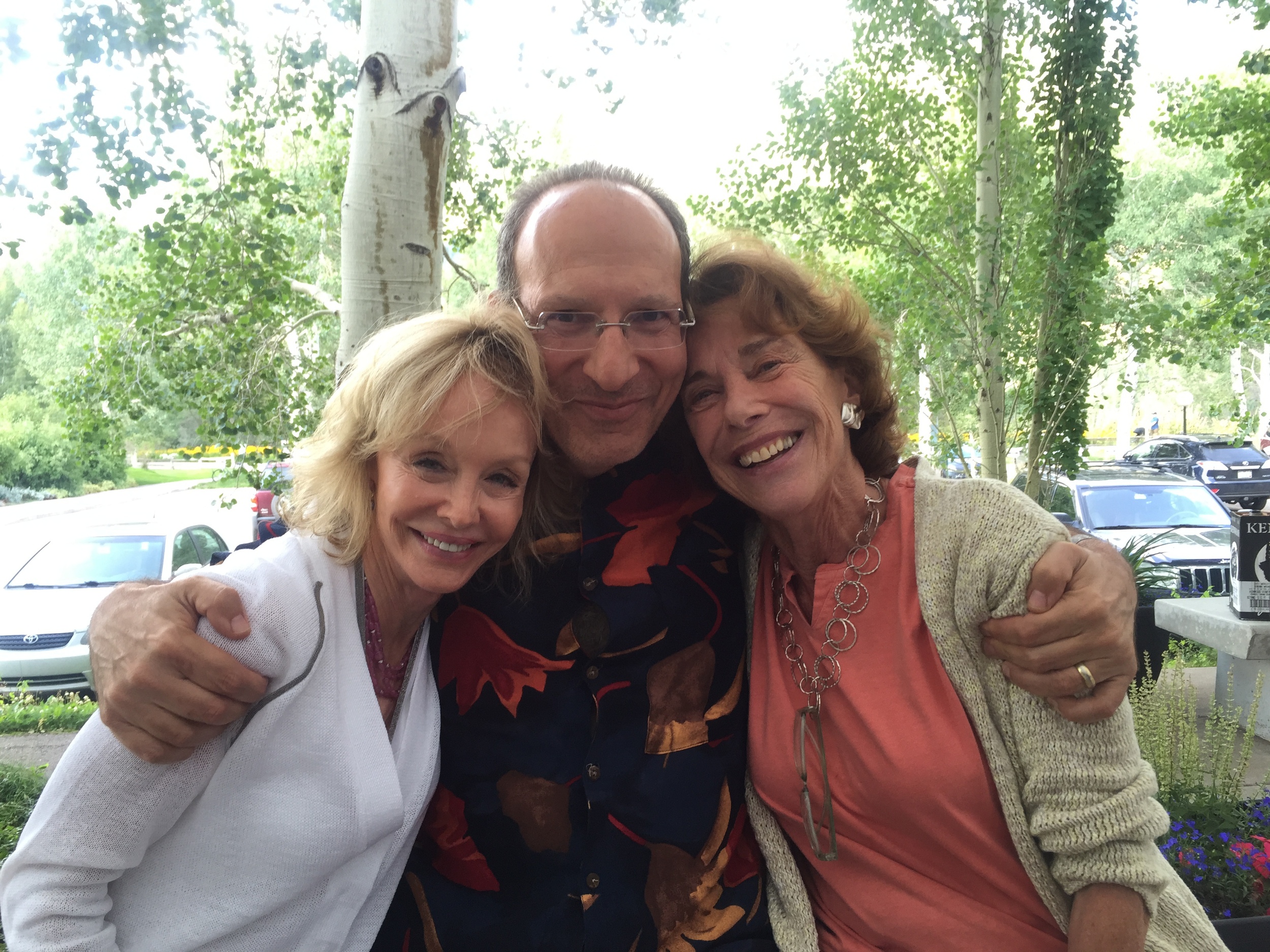 In between Sarah Flug and Gerri Karetzsky