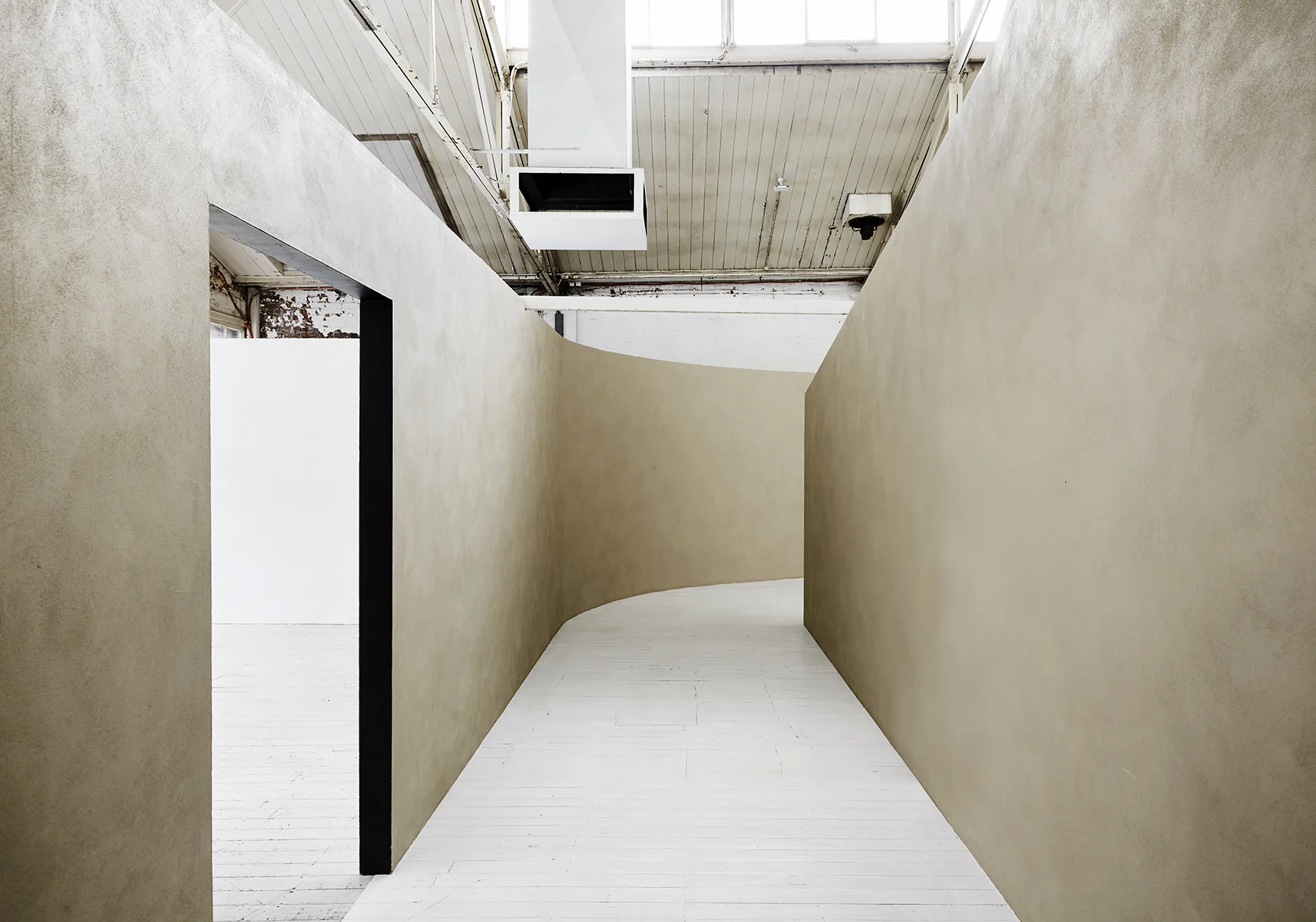 CURVED CORRIDOR