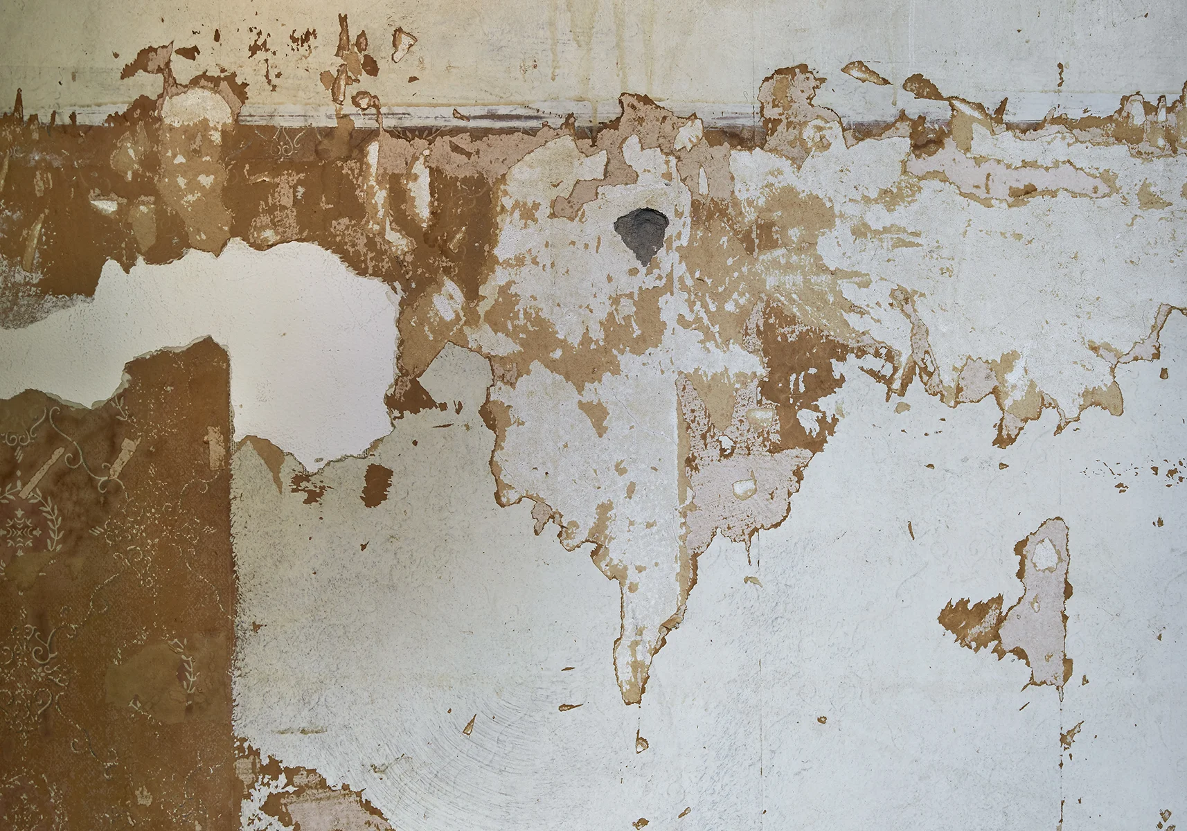 DISTRESSED WALL DETAIL