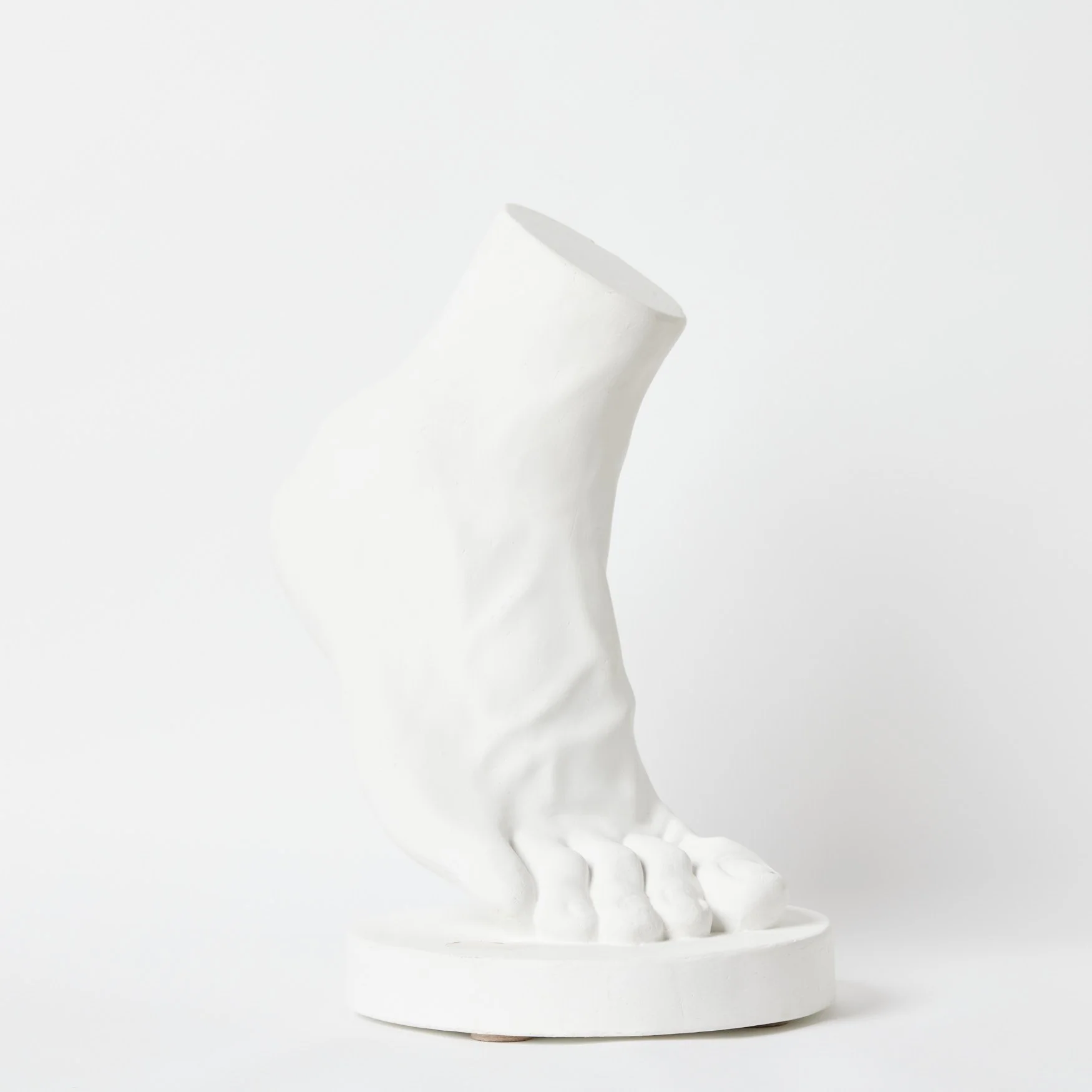 EST_Objects_Sculptures_WhiteNeutral_ESTSC0002_53Hx42Wx32D_01.jpg