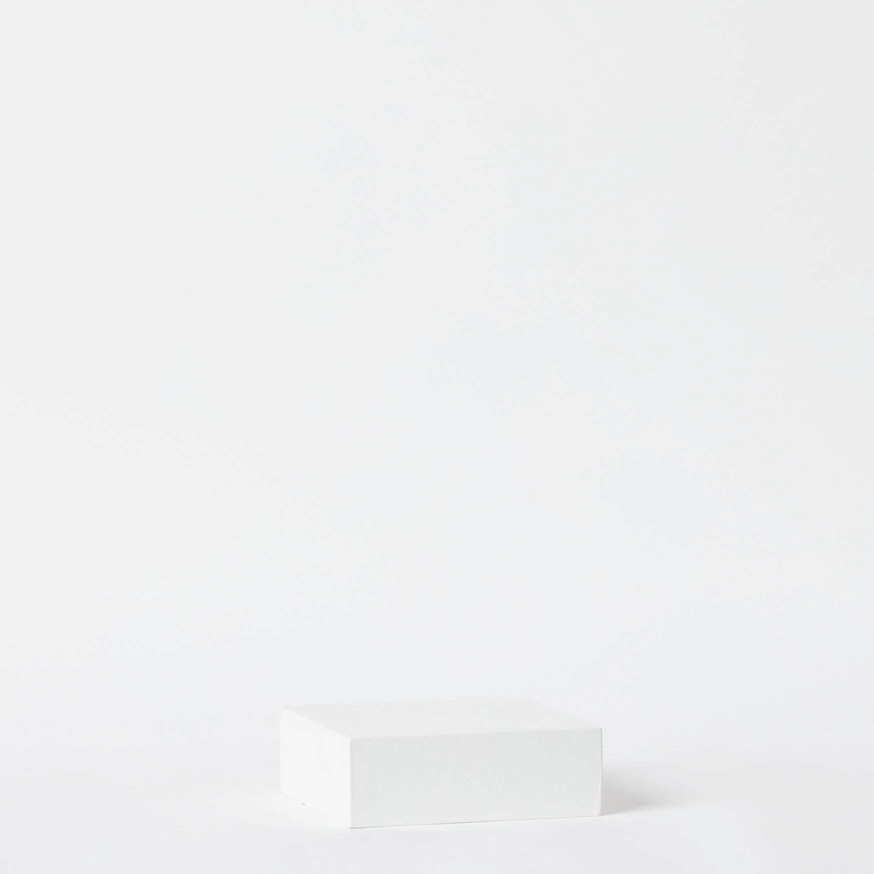 EST_StillLifePlinths_WhiteNeutral_ESTSLP0006_5Hx15Wx15D_01.jpg
