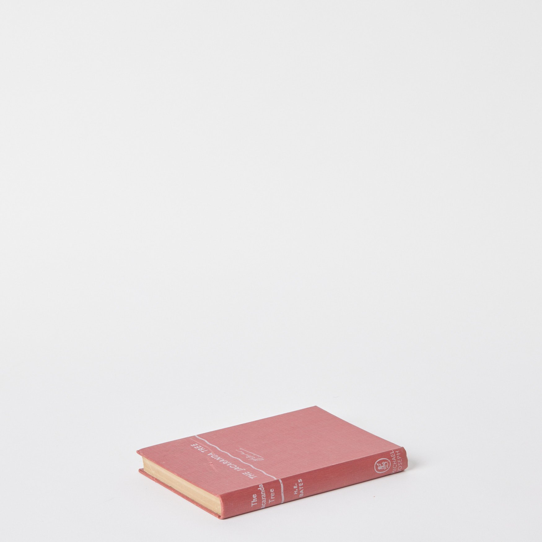 EST_Objects_Books_Red_ESTBOOK0014_19Lx13W_01.jpg