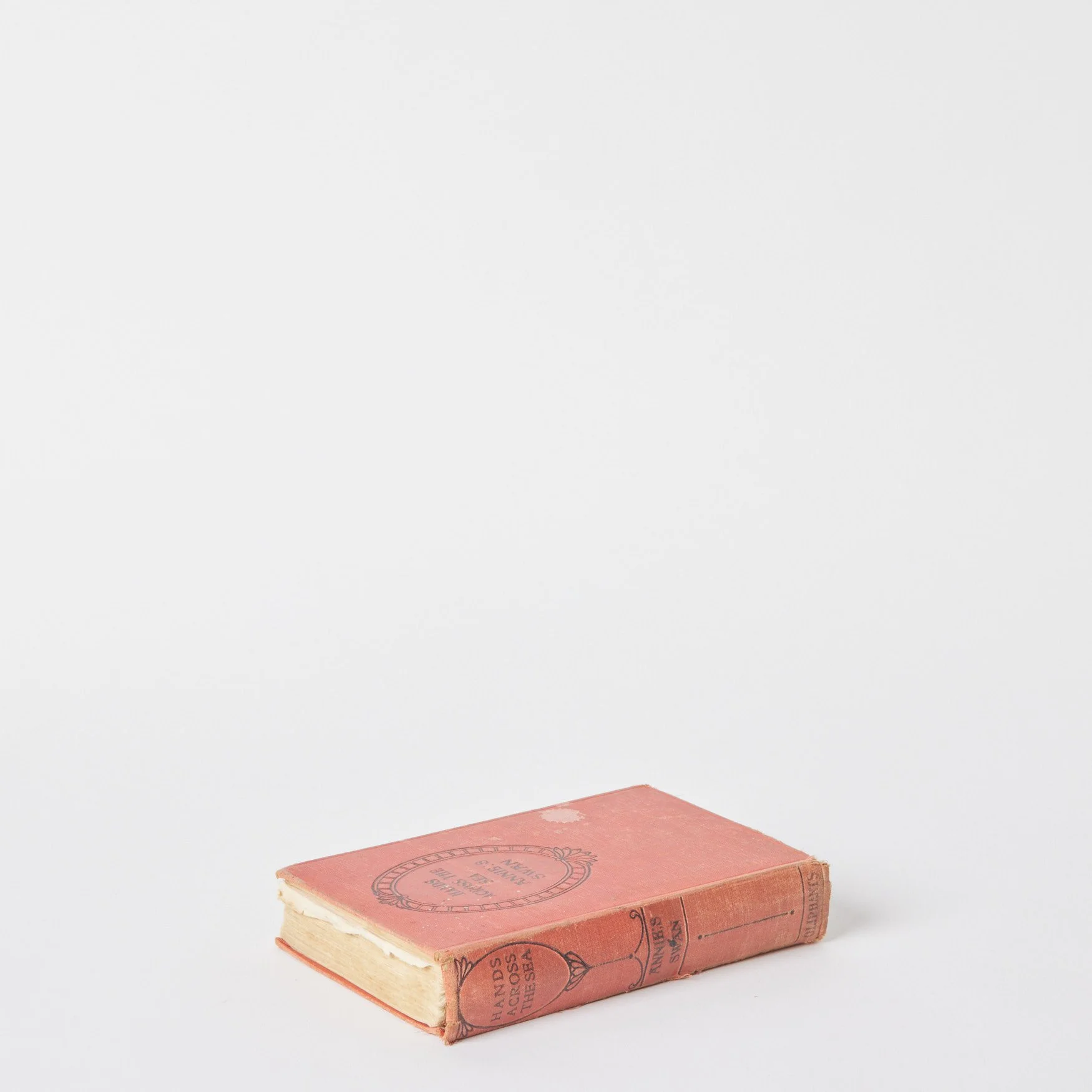 EST_Objects_Books_Red_ESTBOOK0015_19Lx13W_01.jpg