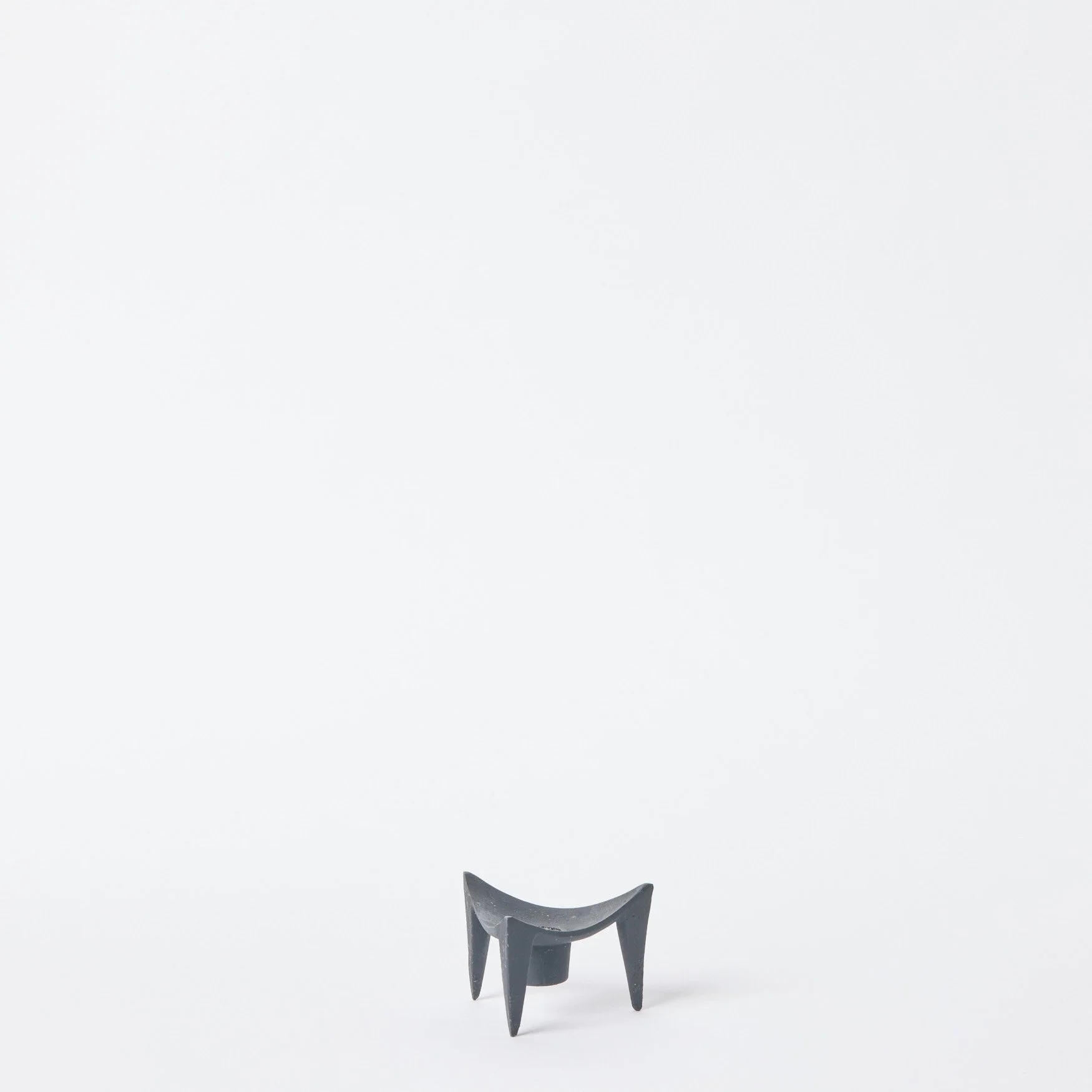 EST_Objects_CandleHolders_Black_ESTCANDL0009_9Lx8Wx6H_01.jpg