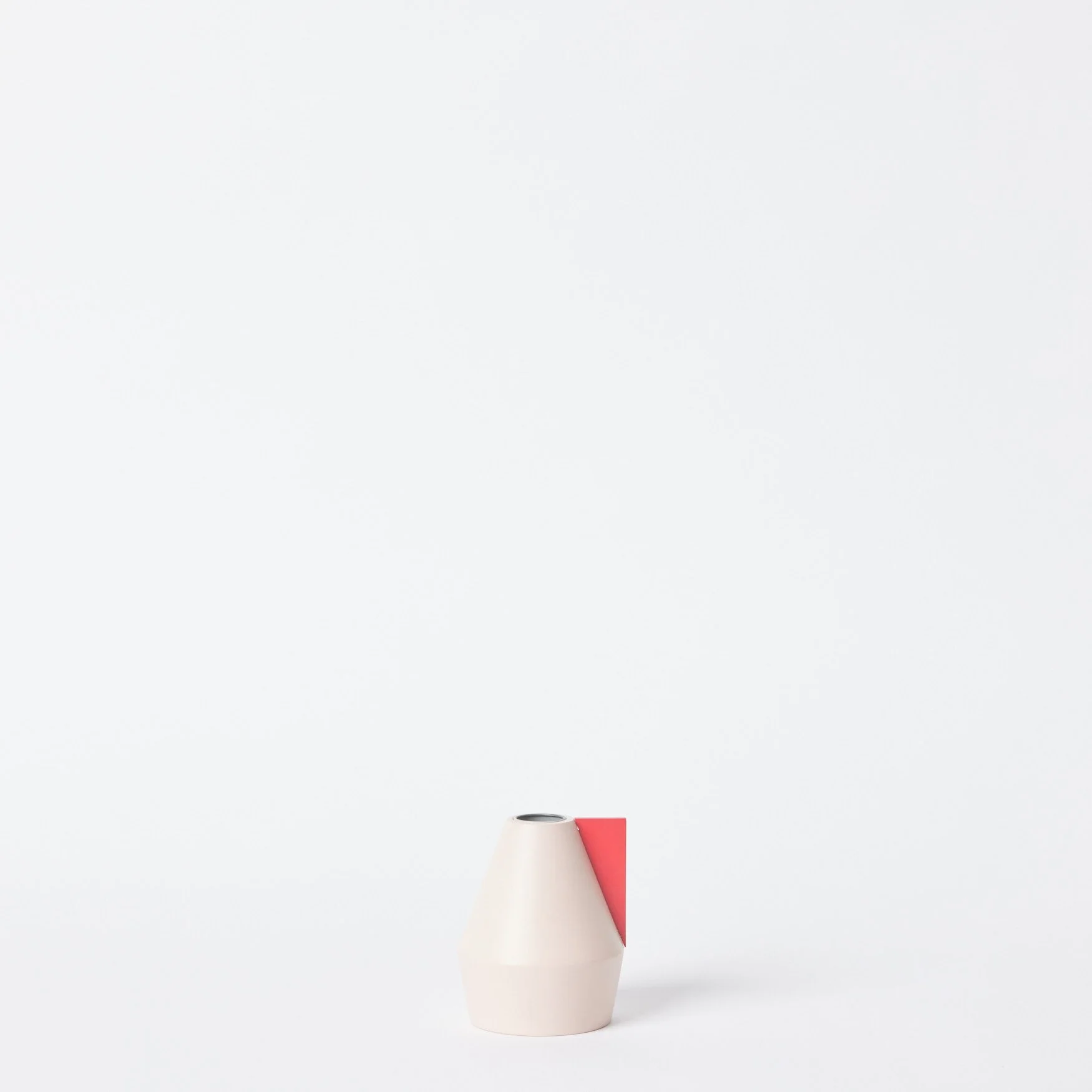 EST_Objects_CandleHolders_Pink_MGCANDL0013_6Dx10H_01.jpg
