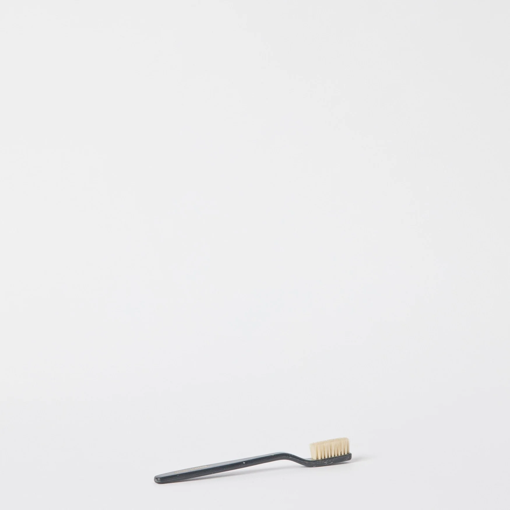 EST_Objects_Miscellaneous_Black_ESTMISC0131_17Lx1W_01_x2.jpg