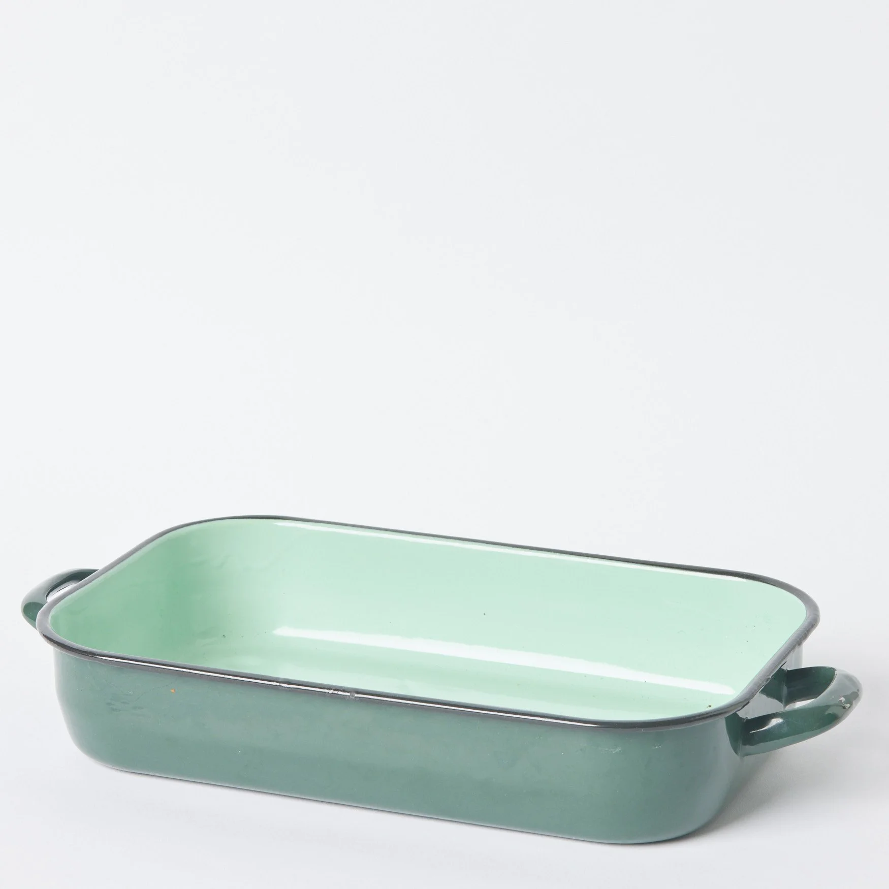 EST_Cookware_Dishes_Enamel_DKDISHES0013_38Lx24w_01.jpg