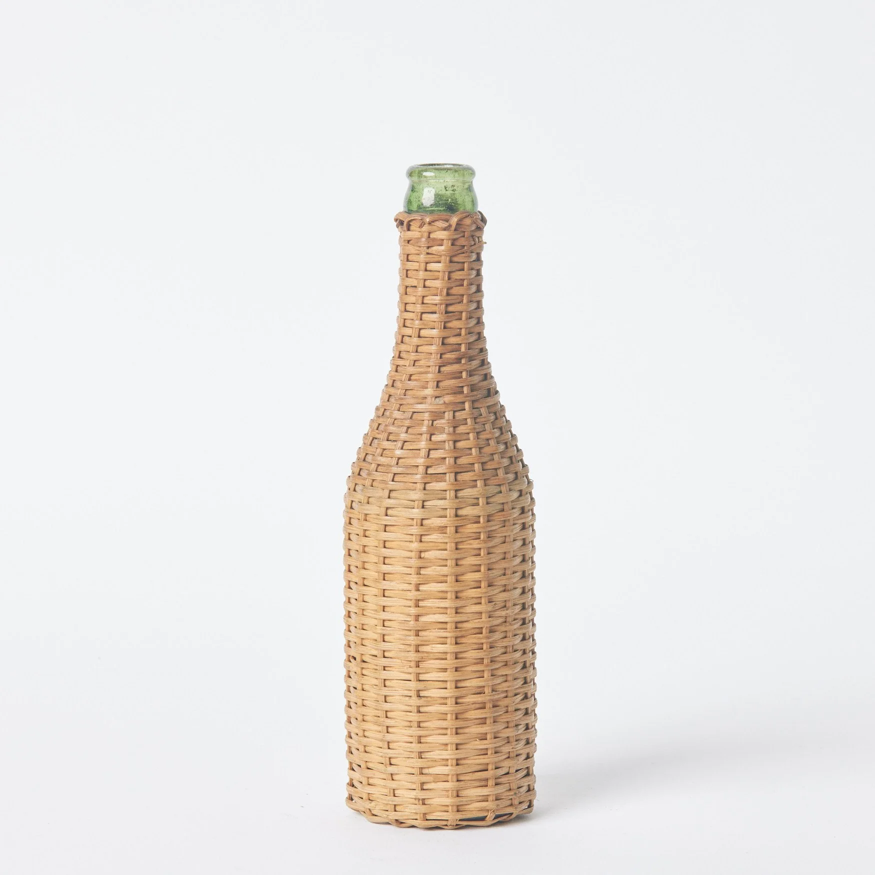 EST_Vessels_Bottles_Wood_ESTBOT0004_7DX24H_01.jpg