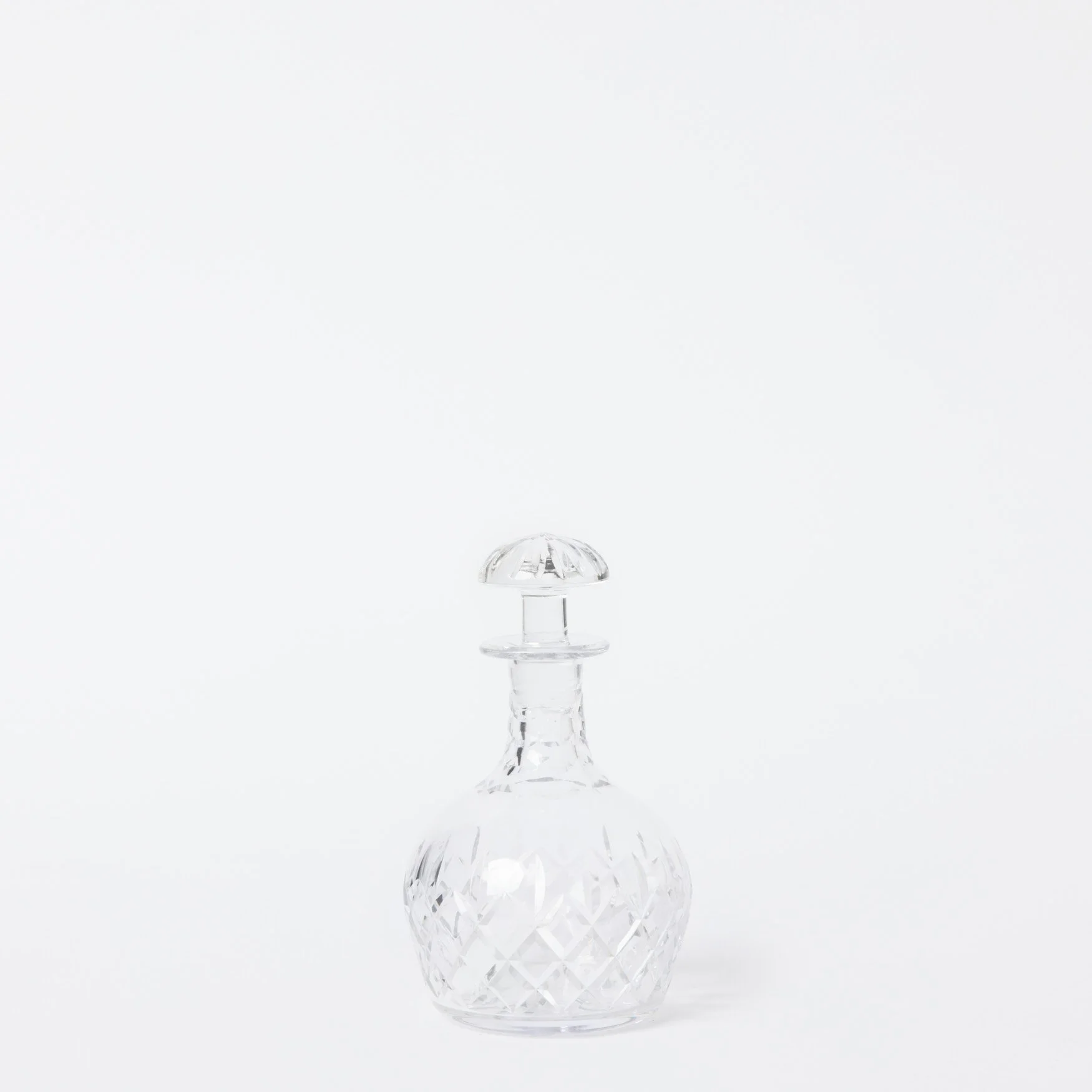 EST_Vessels_Decanters_Glass_DKDECANT0007_12Dx23H_01.jpg