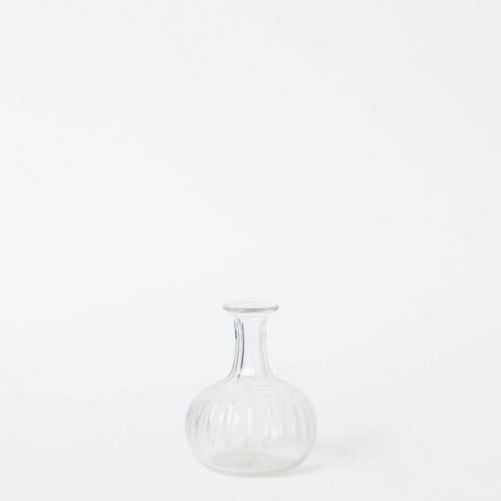 EST_Vessels_Decanters_Glass_ESTDECANT0002_13Dx17H_01.jpg