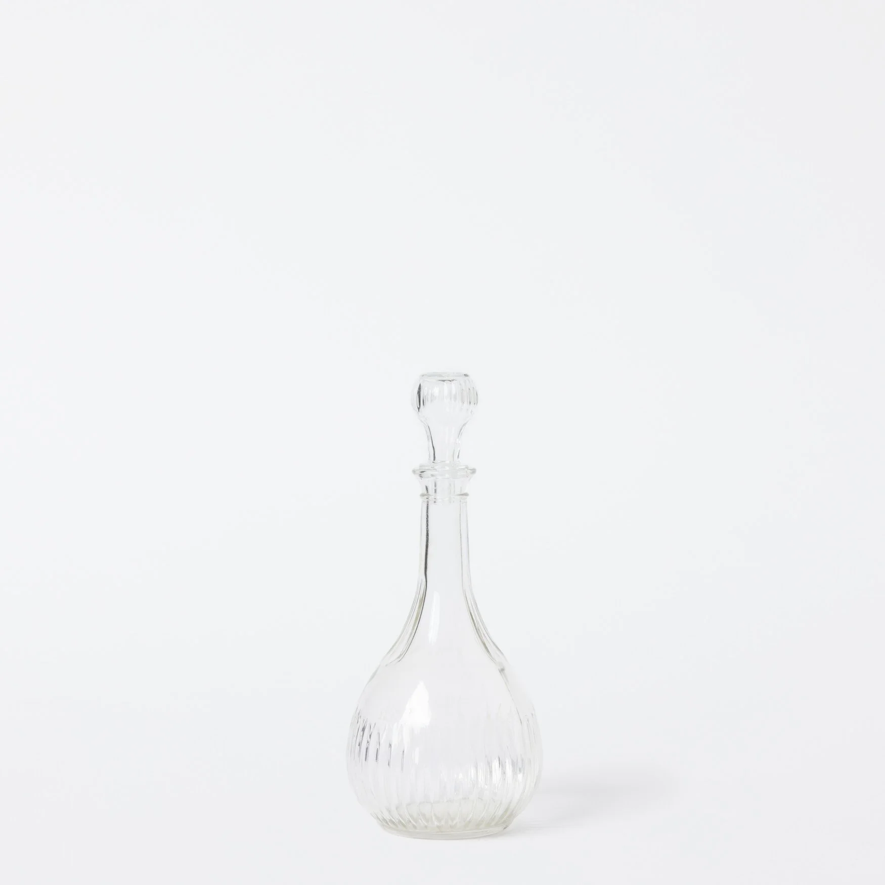 EST_Vessels_Decanters_Glass_ESTDECANT0003_11Dx21H_01.jpg