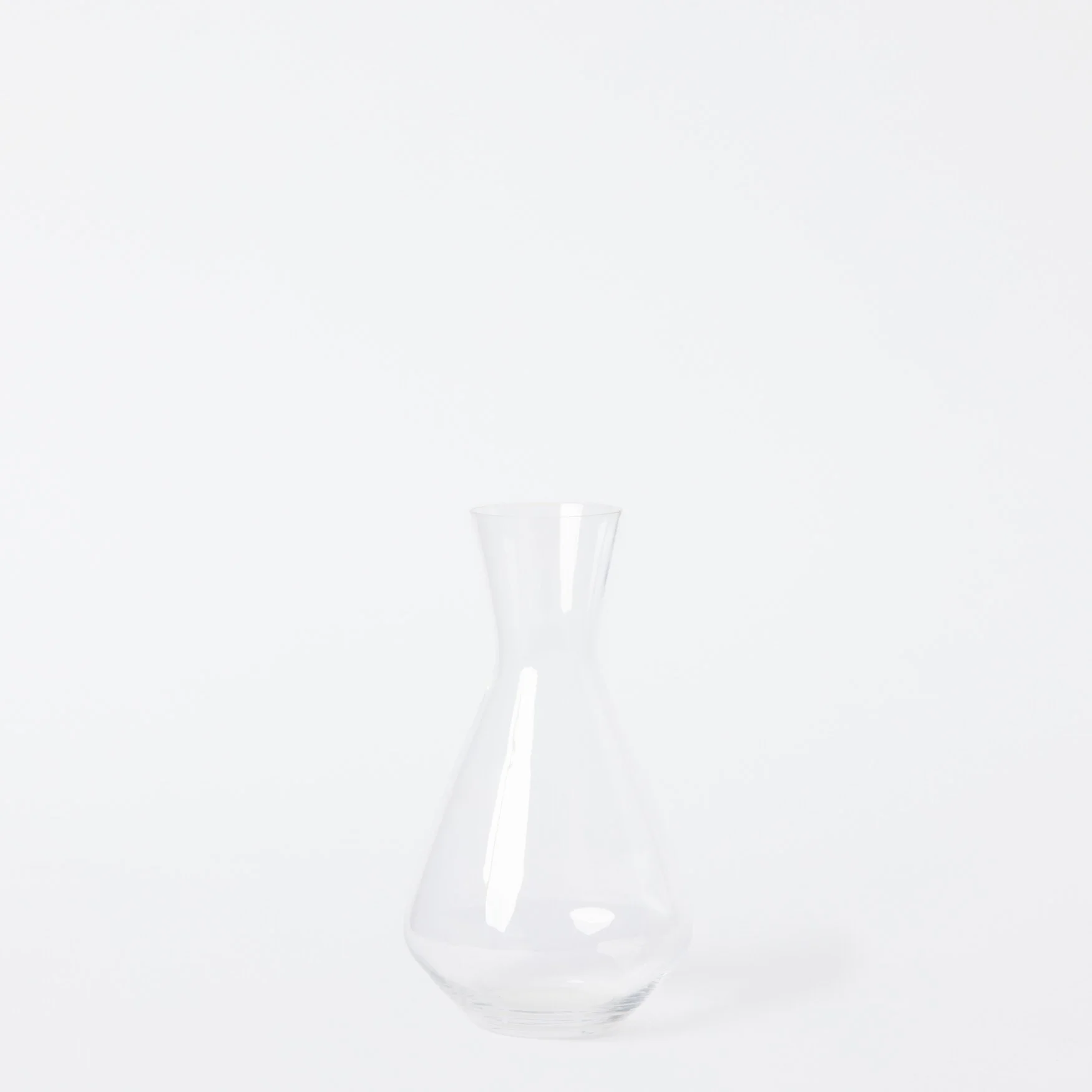 EST_Vessels_Decanters_Glass_ESTDECANT0004_13Dx24H_01.jpg