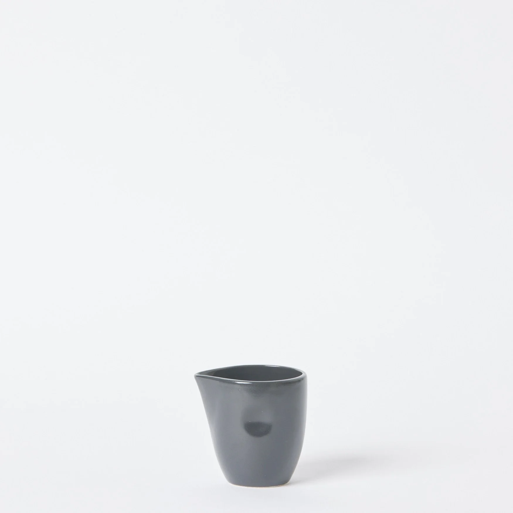 EST_Serverware_Jugs_Black_DKJUG0072_7H_01.jpg