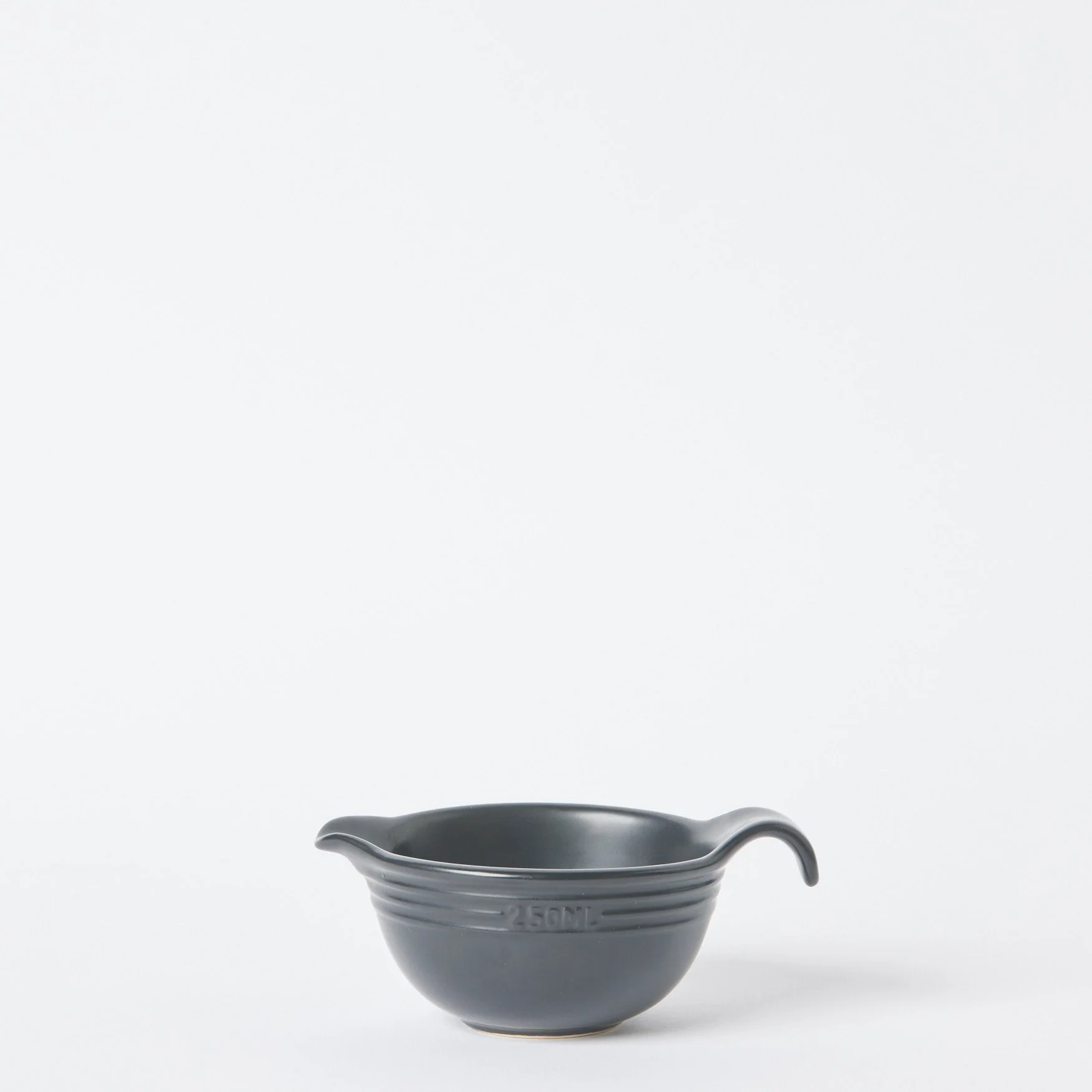 EST_Serverware_Jugs_Black_DKJUG0073_12Dx6H_01.jpg