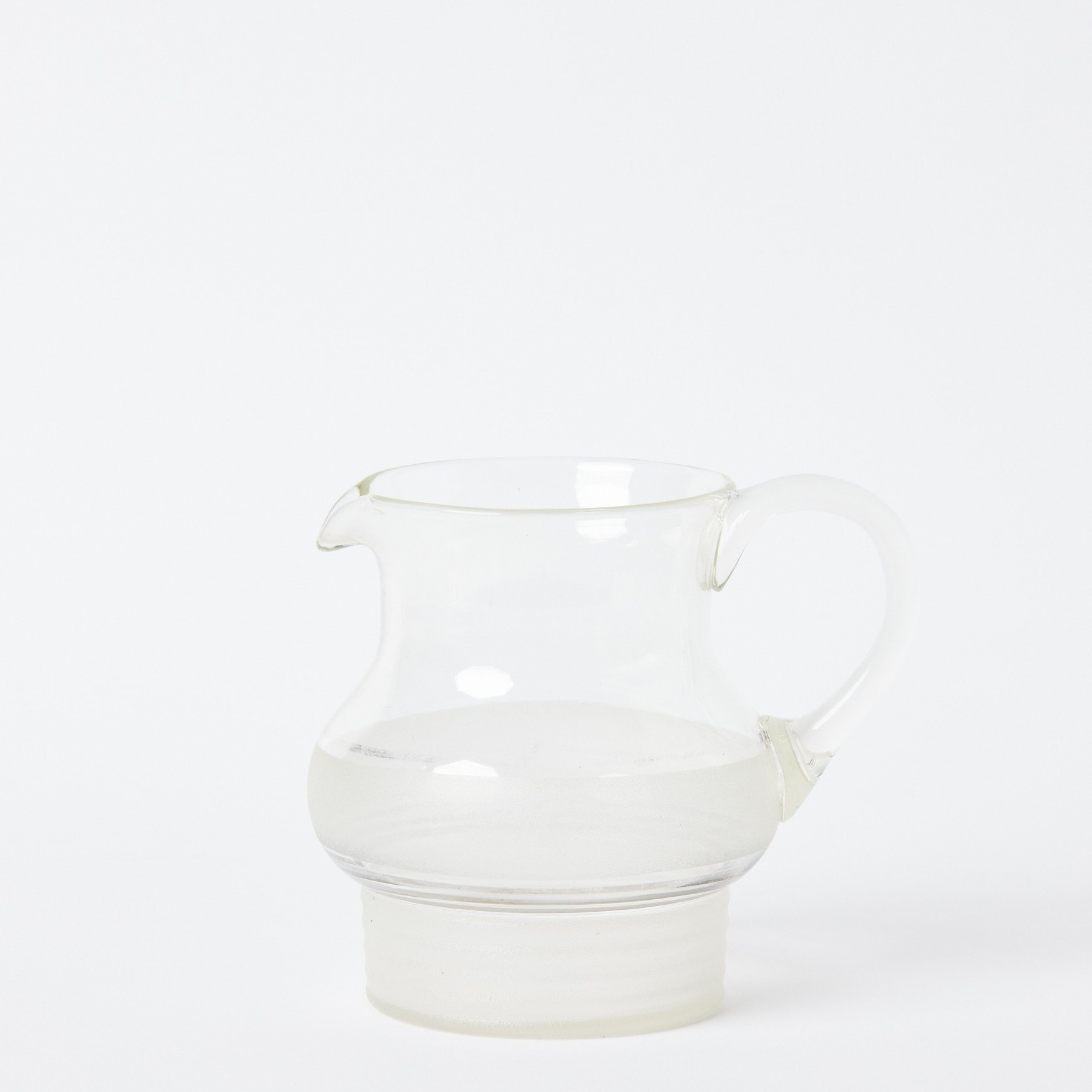 EST_Serverware_Jugs_Glass_DKJUG0088_11Dx17H_01.jpg