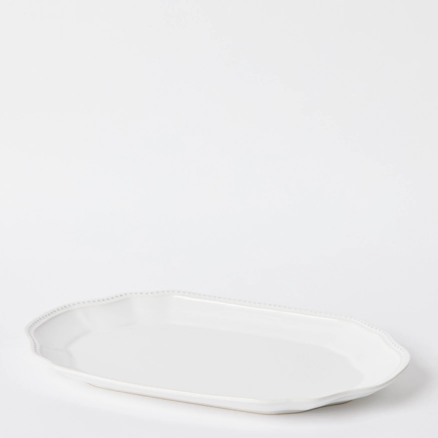 EST_Serverware_Platters_WhiteNeutral_DKPLATT0001_42Lx29W_01.jpg