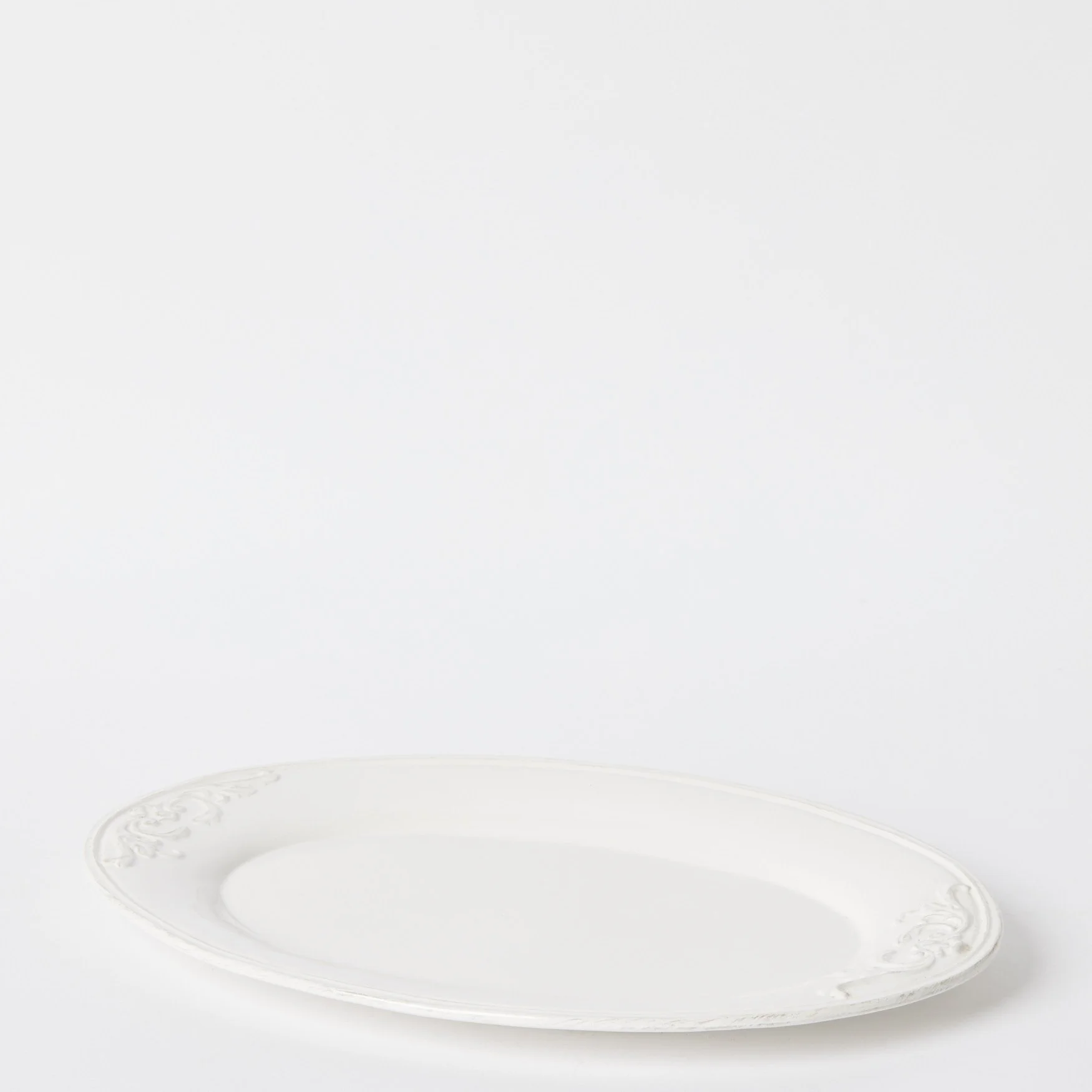 EST_Serverware_Platters_WhiteNeutral_DKPLATT0002_41Lx29W_01.jpg