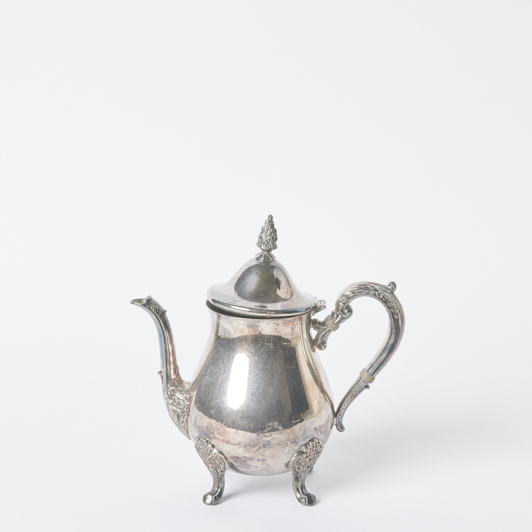 EST_Serverware_Teapots_Metal_DKTPOT0008_11Dx14H_01.jpg