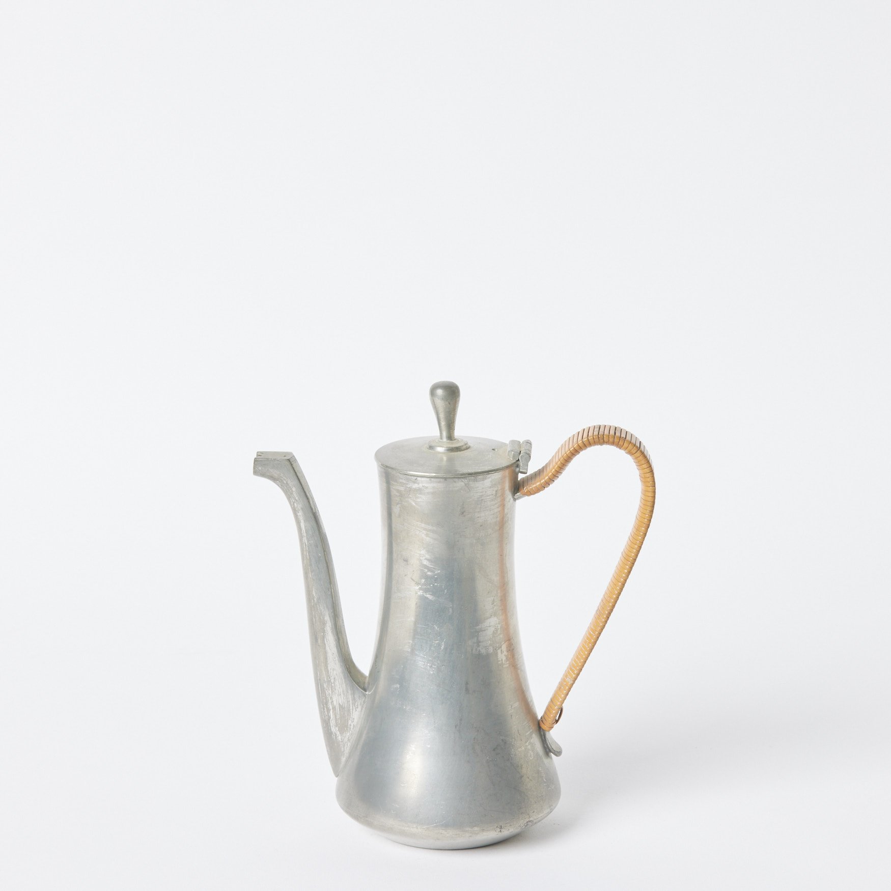 EST_Serverware_Teapots_Metal_ESTTPOT0026_11Dx23H_01.jpg