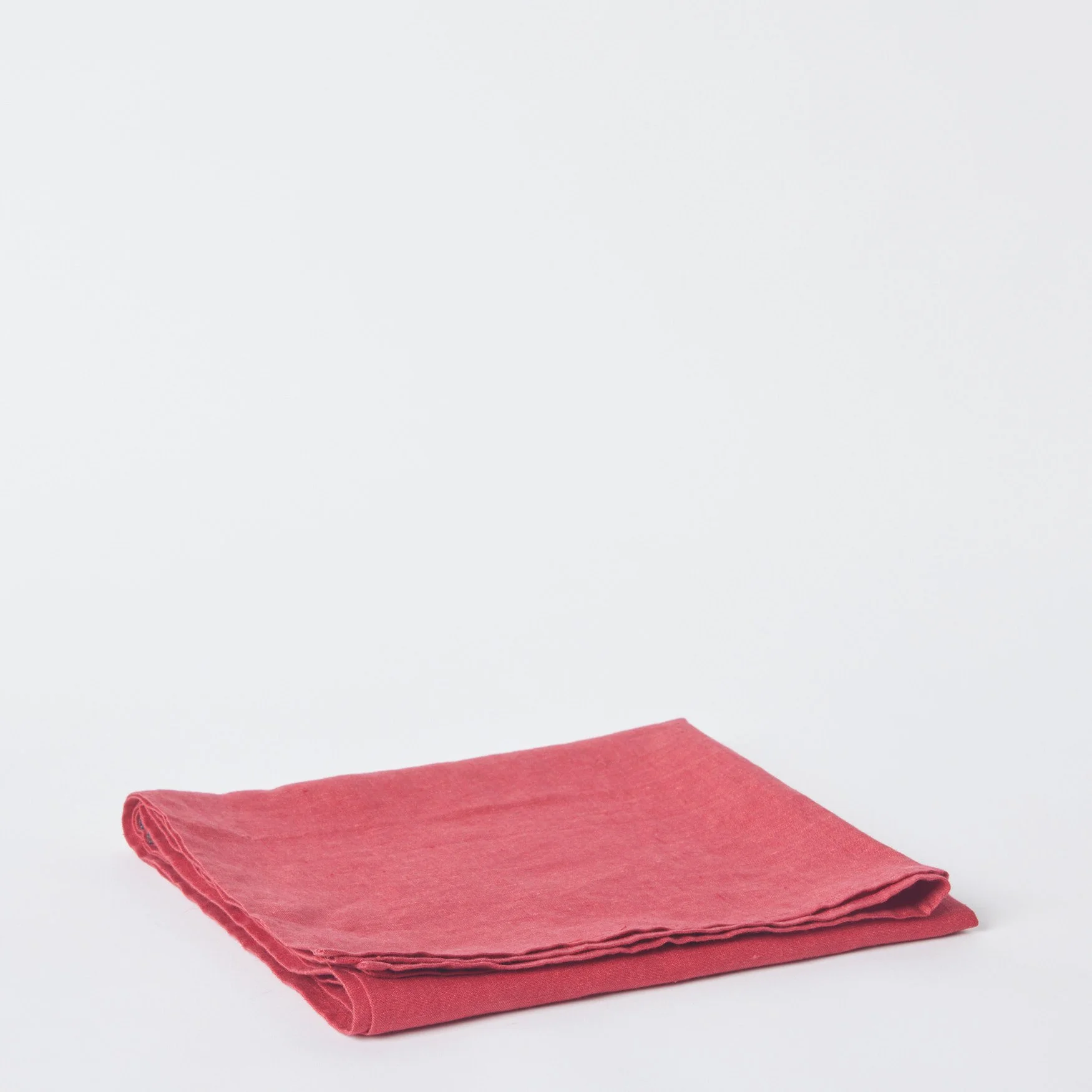 EST_Textiles_TableCloths_Red_ESTTBCLOTH0007_154Lx57W_01.jpg