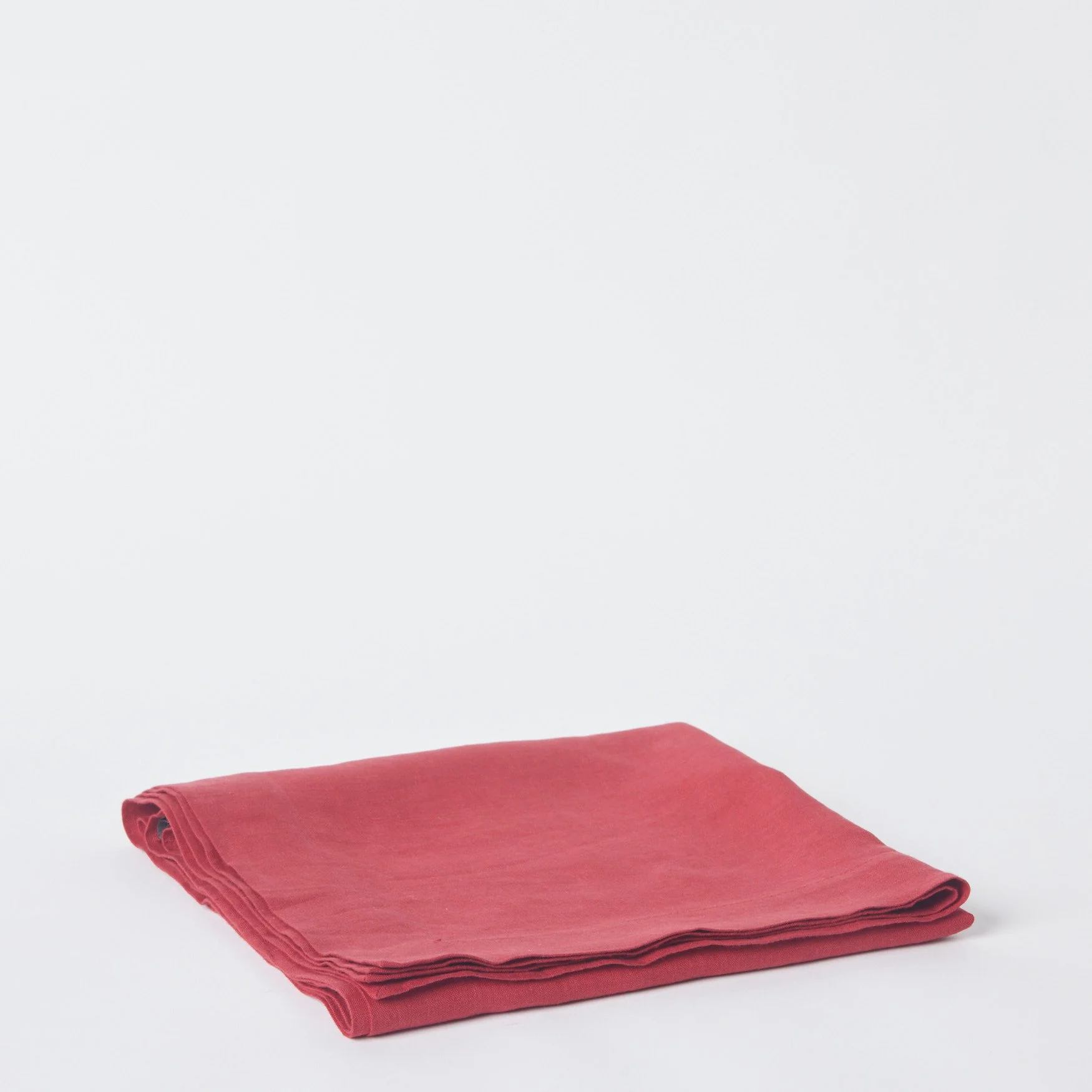 EST_Textiles_TableCloths_Red_ESTTBCLOTH0008_160Lx55W_01.jpg