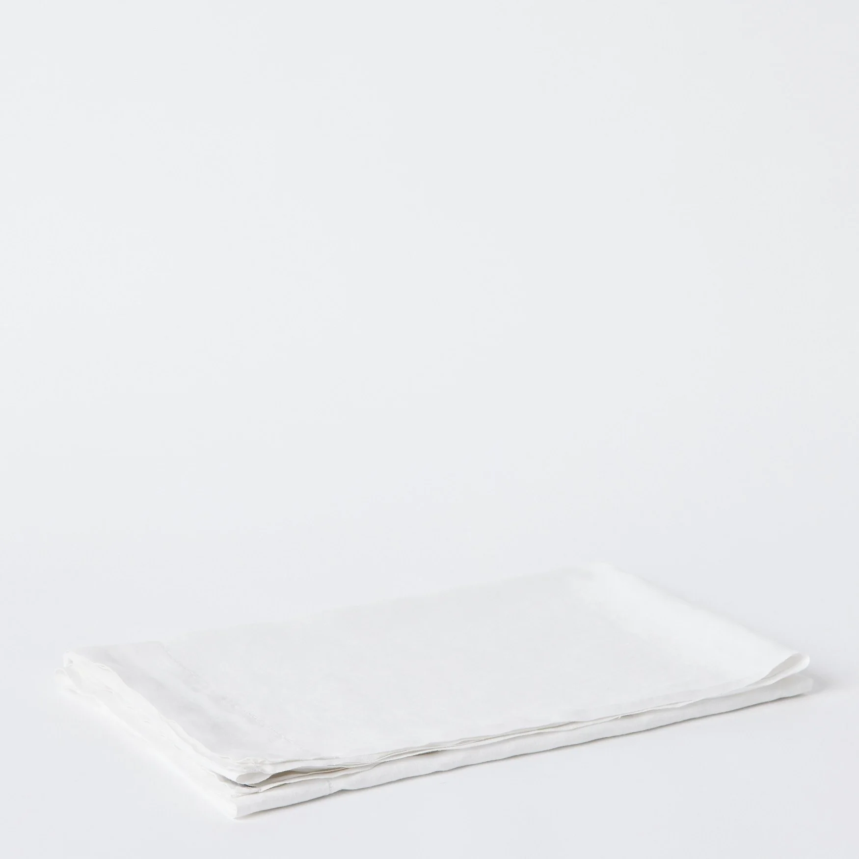 EST_Textiles_TableCloths_WhiteNeutral_ESTTBCLOTH0003_138Lx86W_01.jpg