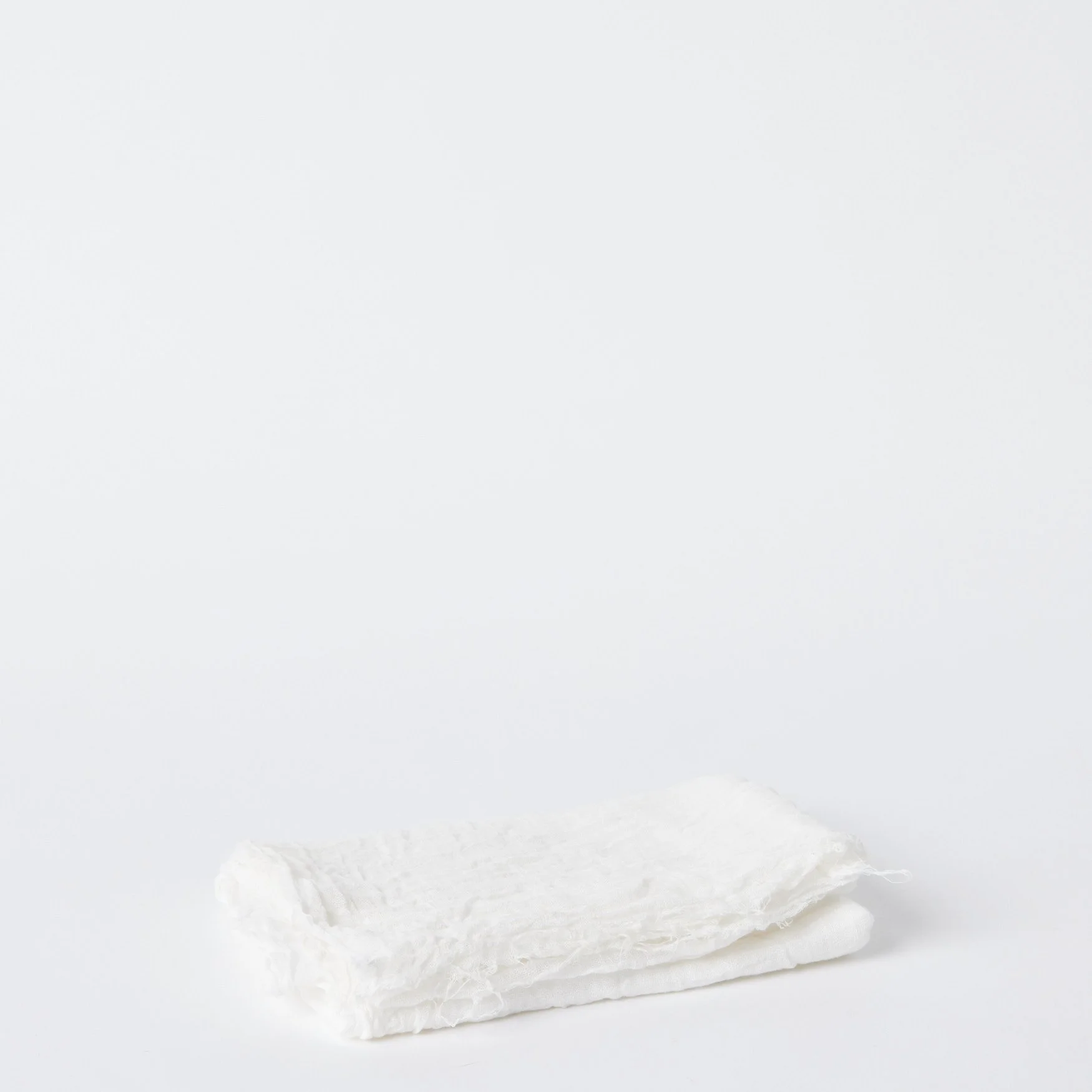EST_Textiles_Remnants_WhiteNeutral_ESTREM0092_150Lx73W_01.jpg