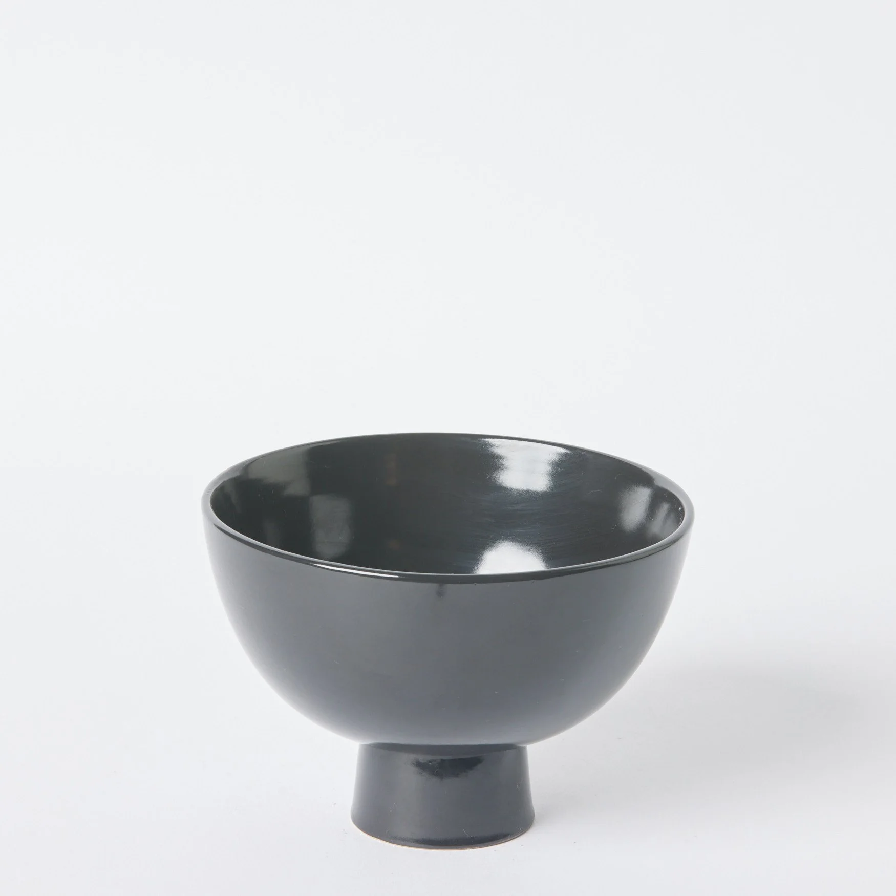EST_Tableware_Bowls_Black_DKBOWL0323_19Lx13H_01.jpg