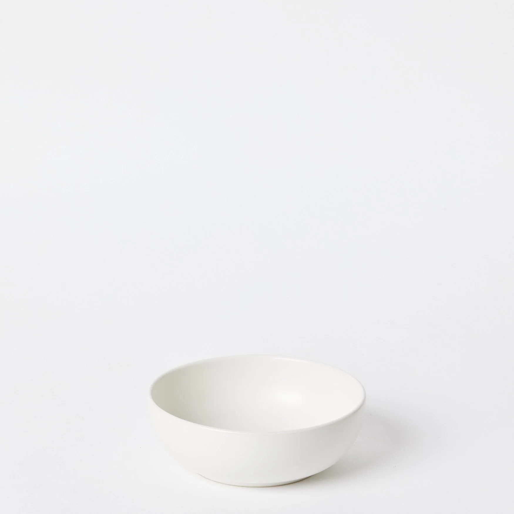 EST_Tableware_Bowls_WhiteNeutral_DKBOWL0027_15D_01.jpg
