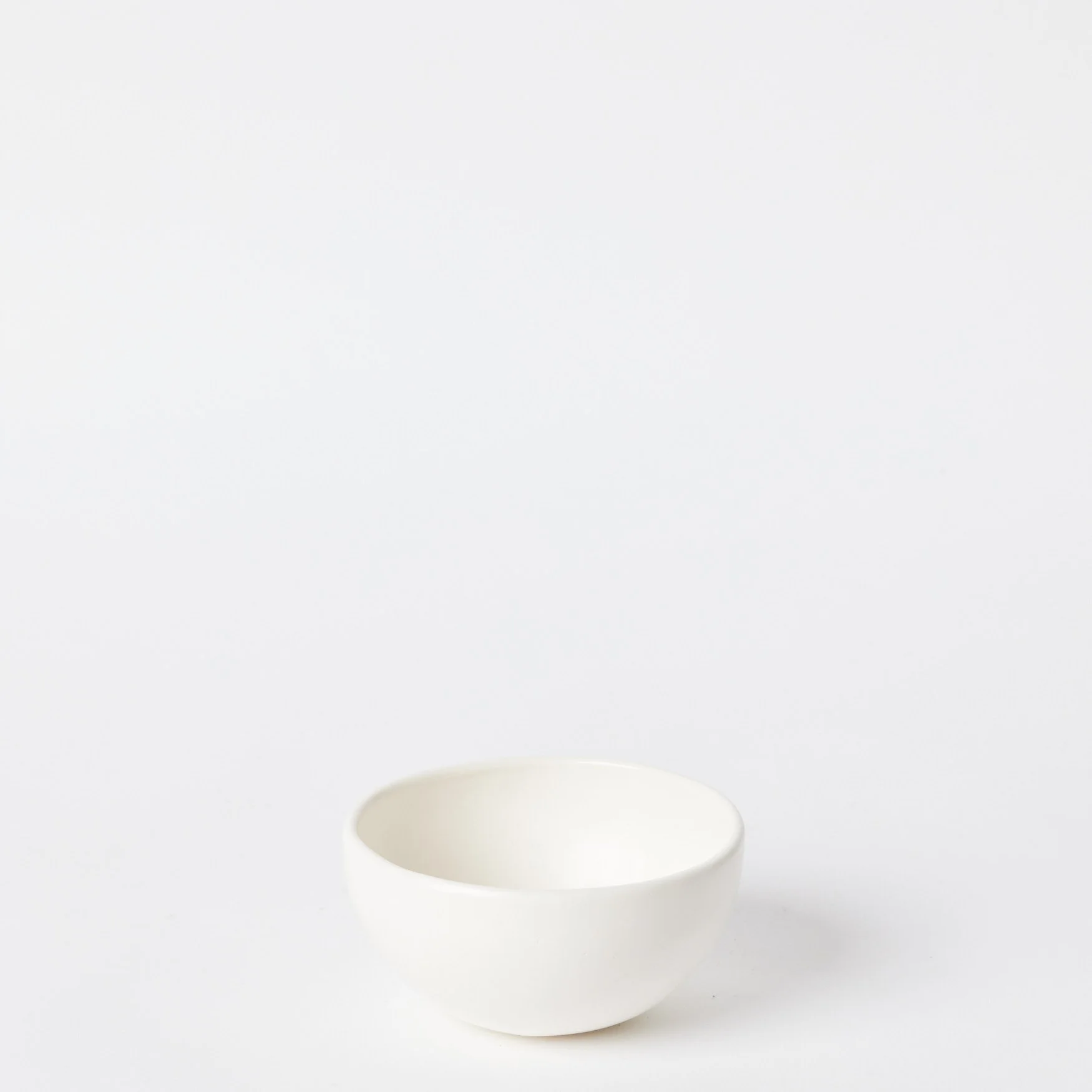 EST_Tableware_Bowls_WhiteNeutral_DKBOWL0032_13D_01.jpg
