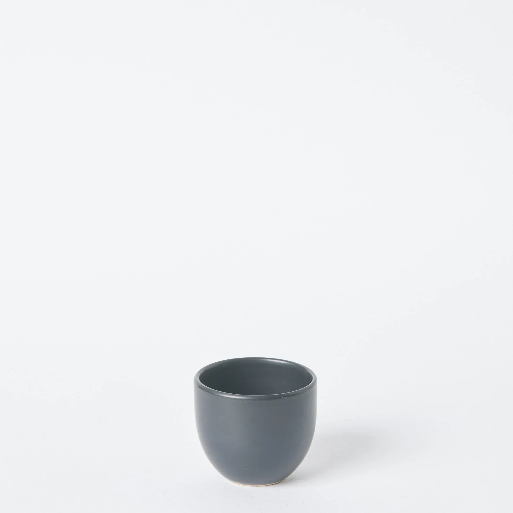EST_Tableware_Cups_Black_DKCUP0080_8D_01.jpg