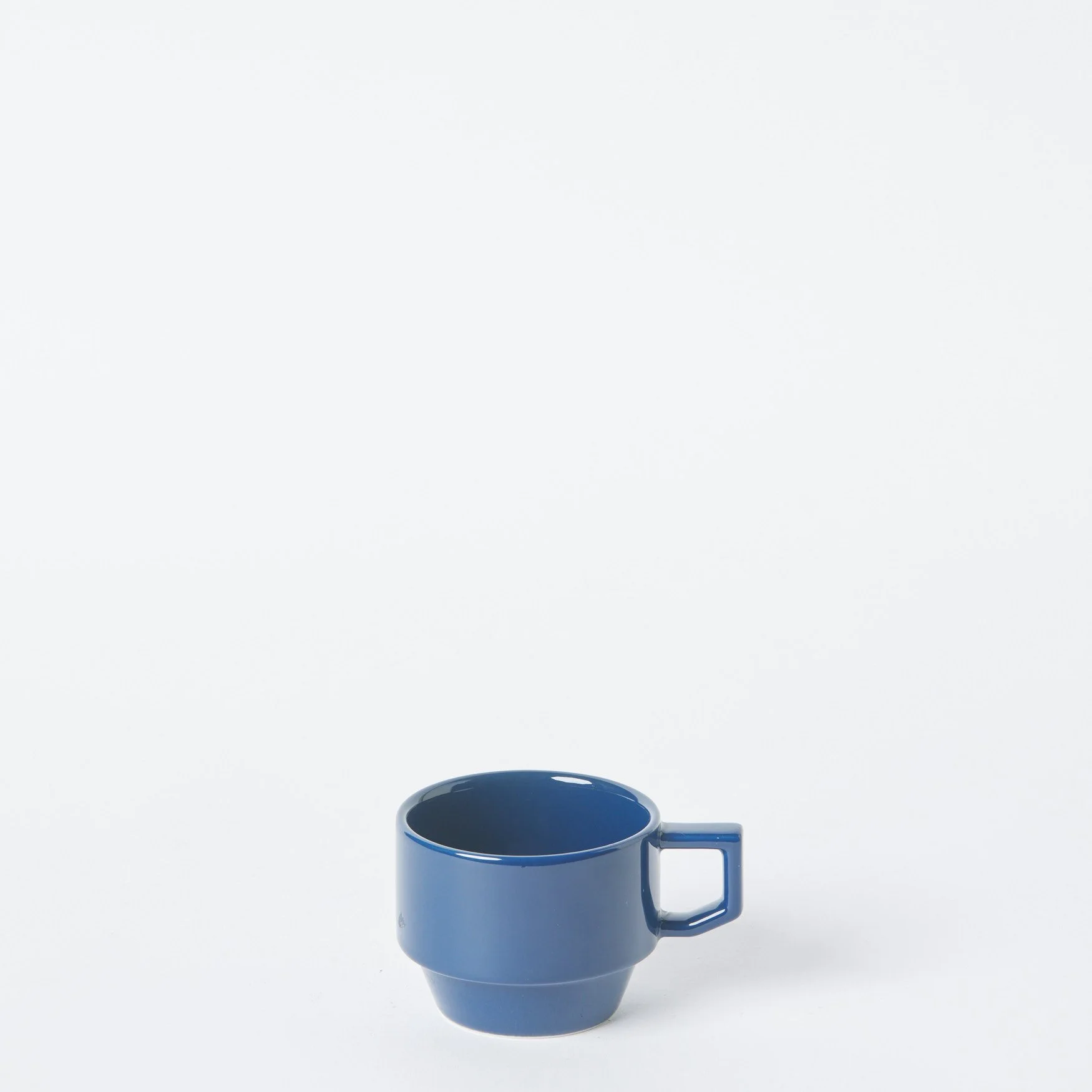 EST_Tableware_Cups_Blue_ESTCUP0047_8D_01.jpg