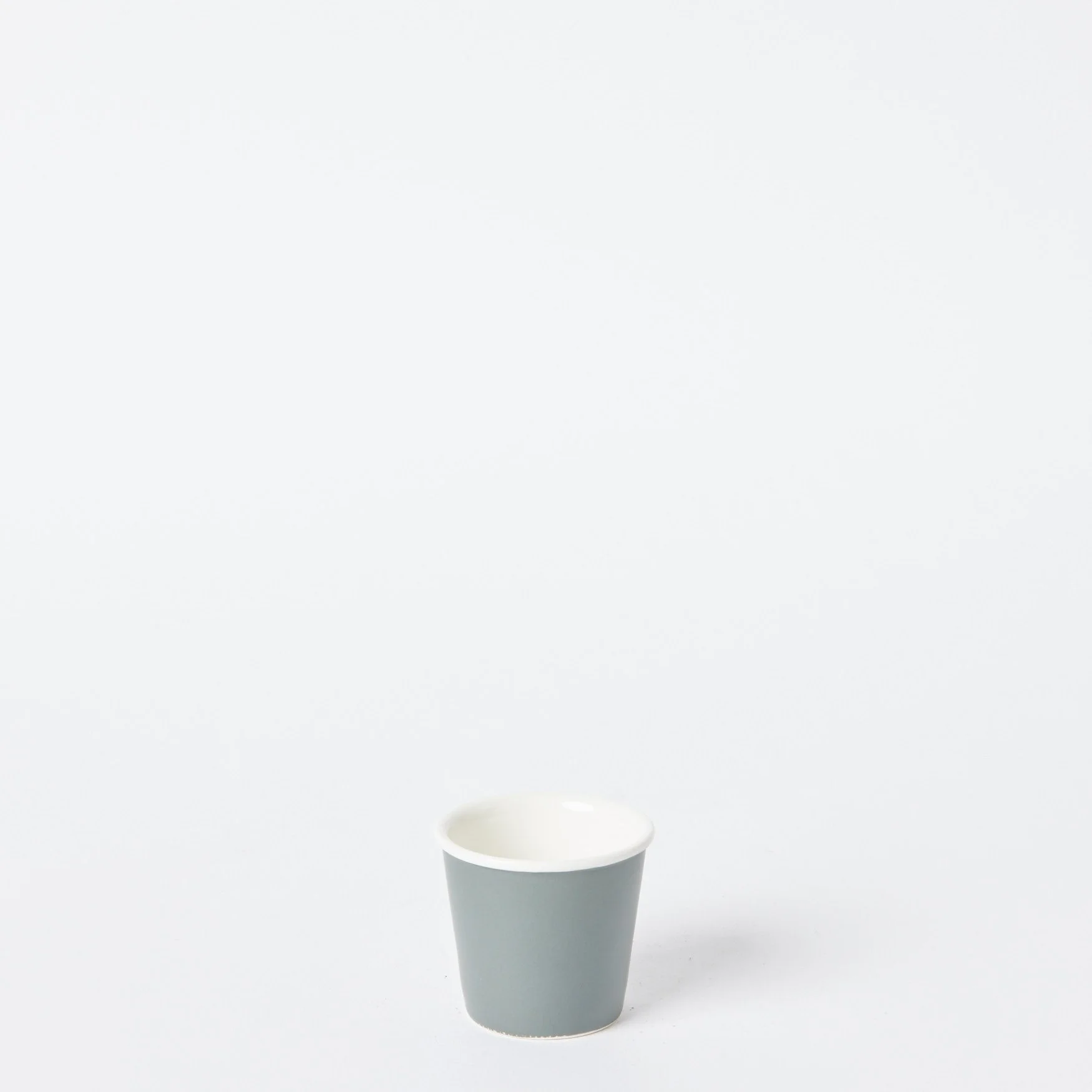 EST_Tableware_Cups_Grey_ESTCUP0110_7D_01_x2.jpg