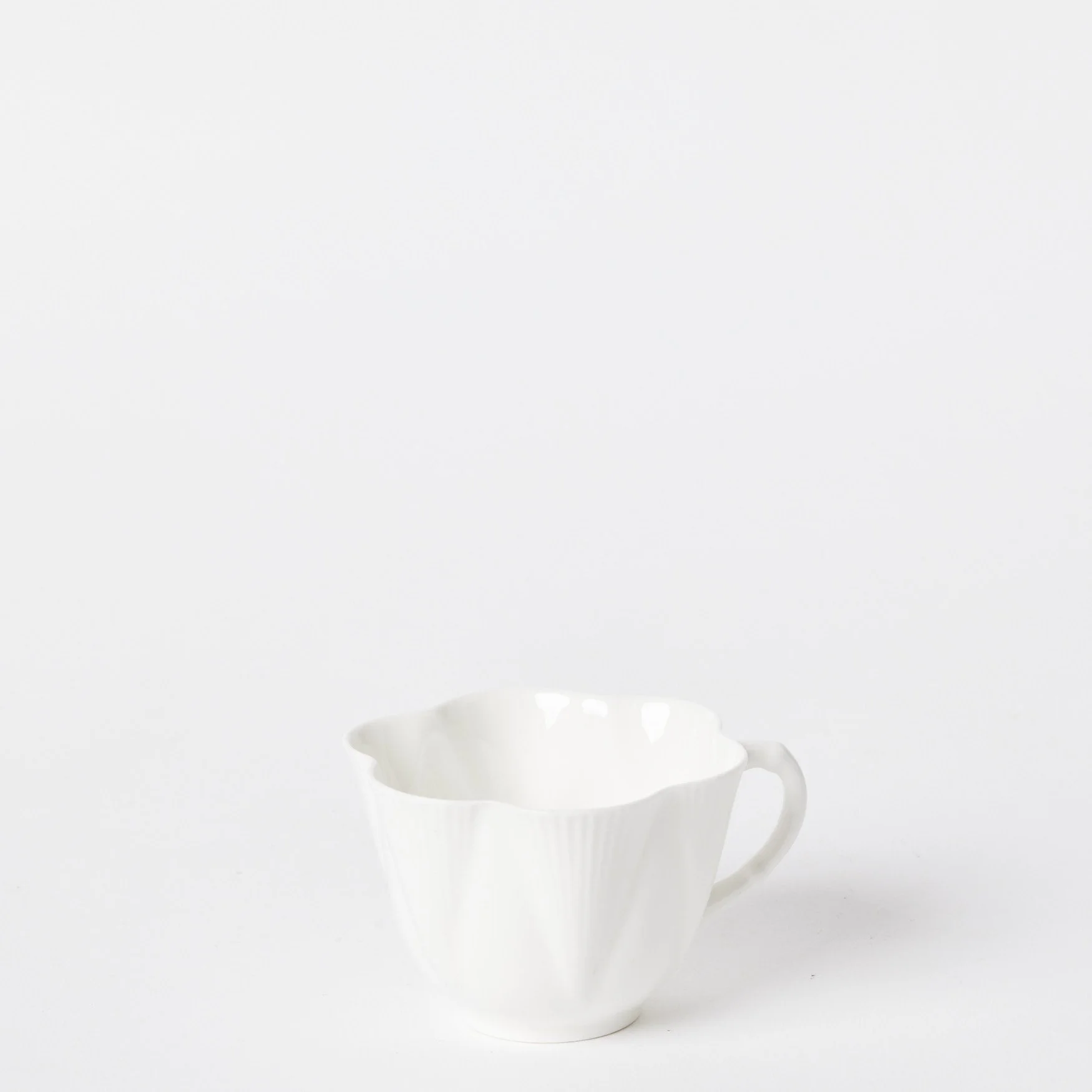 EST_Tableware_Cups_WhiteNeutral_DKCUP0005_9D_01.jpg