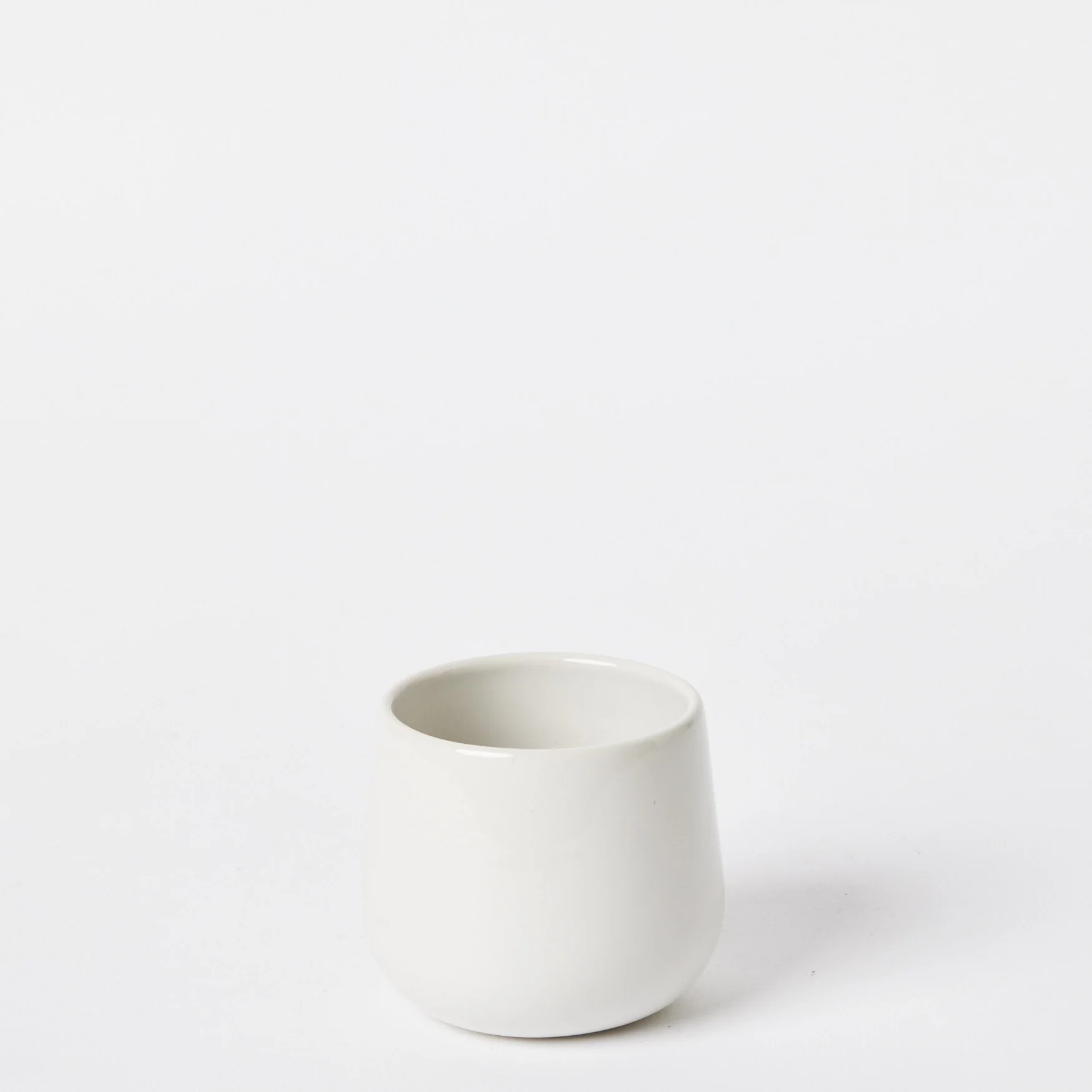 EST_Tableware_Cups_WhiteNeutral_DKCUP0006_7D_01.jpg
