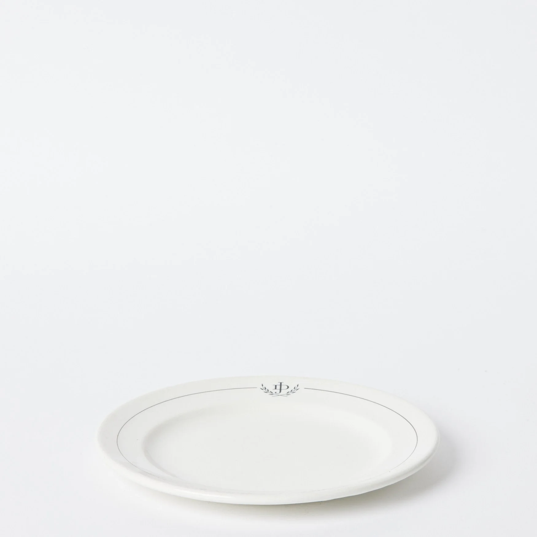 EST_Tableware_Plates_Black_ESTPLATE0321_23D_01.jpg