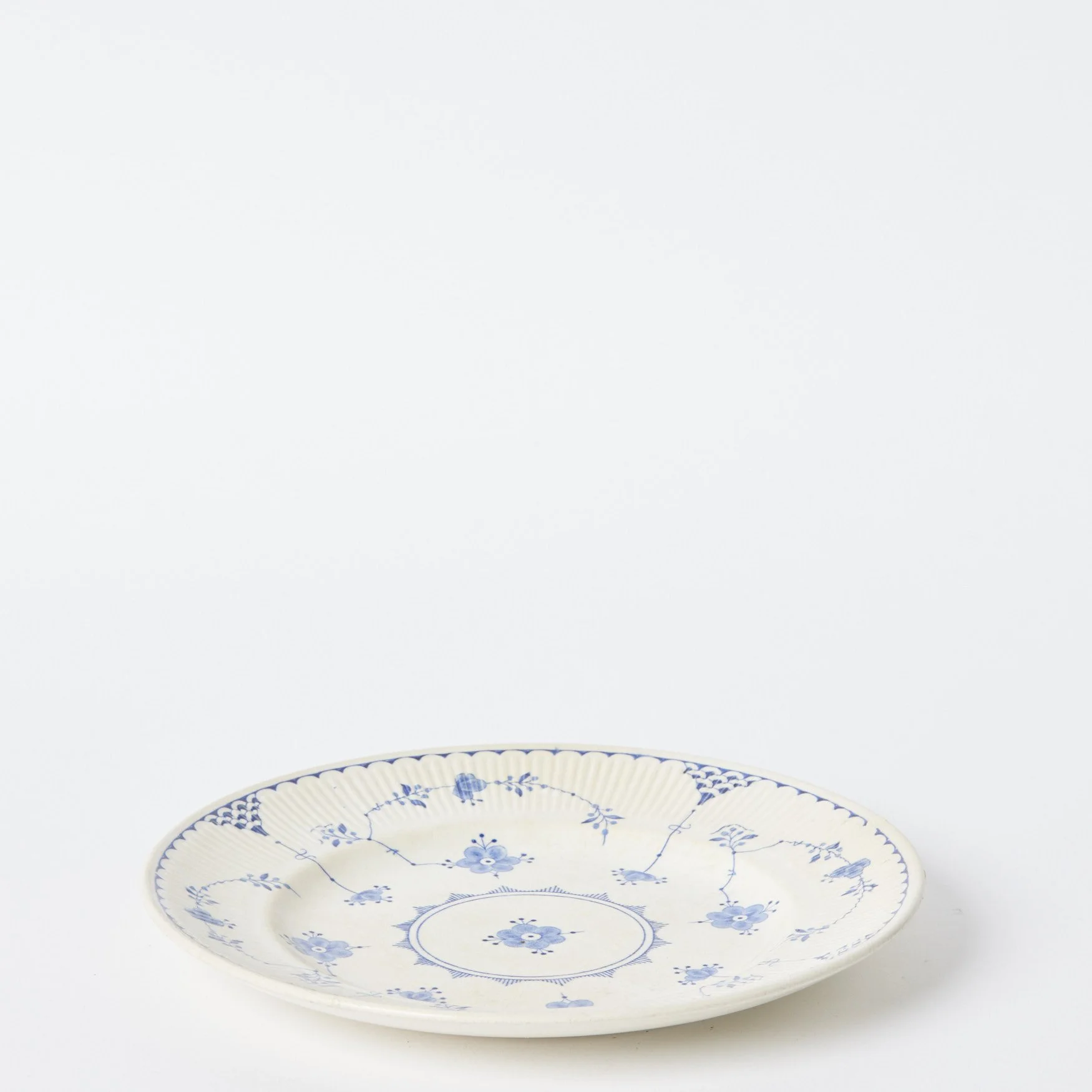 EST_Tableware_Plates_Blue_ESTPLATE0236_26D_01.jpg