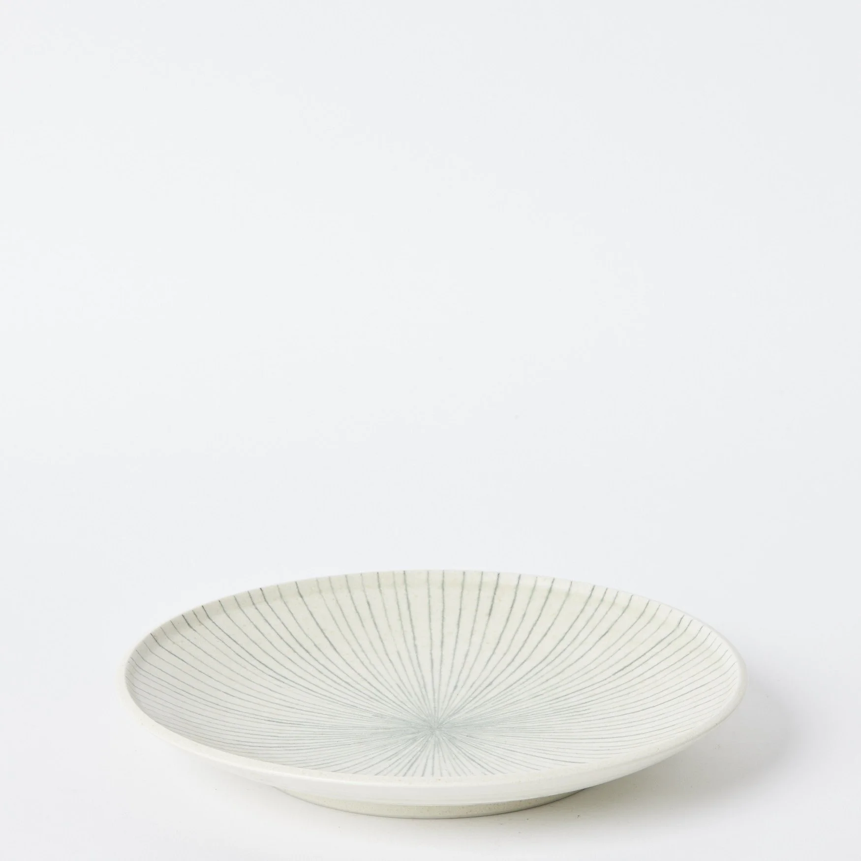 EST_Tableware_Plates_Grey_DKPLATE0482_26D_01.jpg