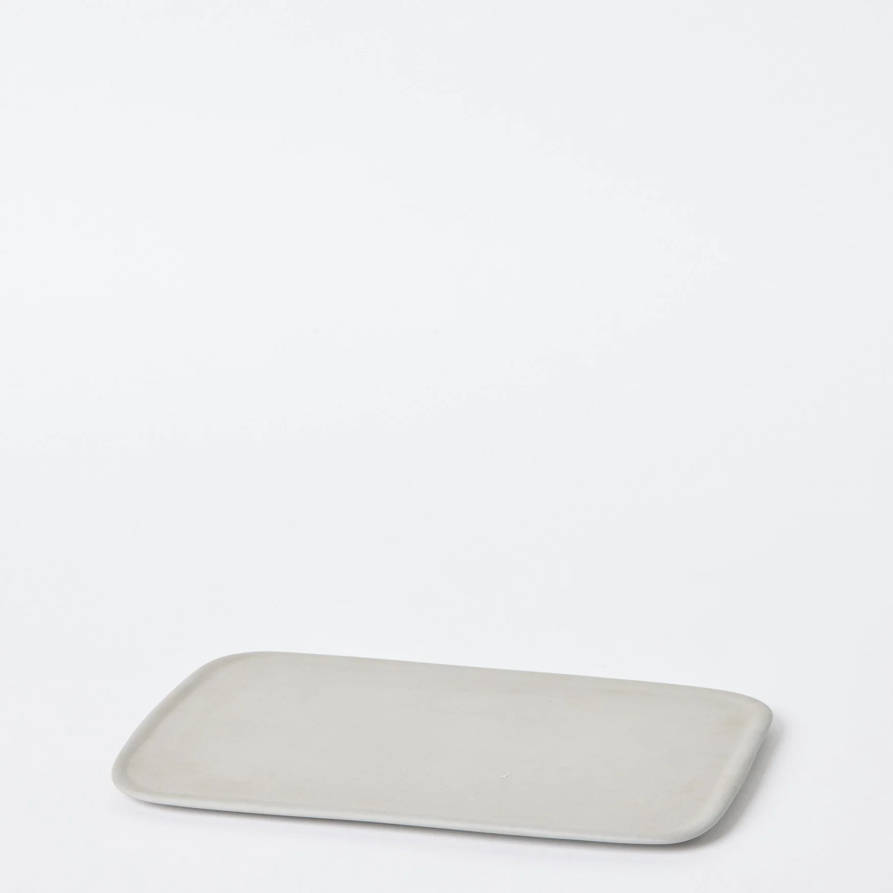 EST_Tableware_Plates_Grey_DKPLATE0524_24Lx17W_01.jpg
