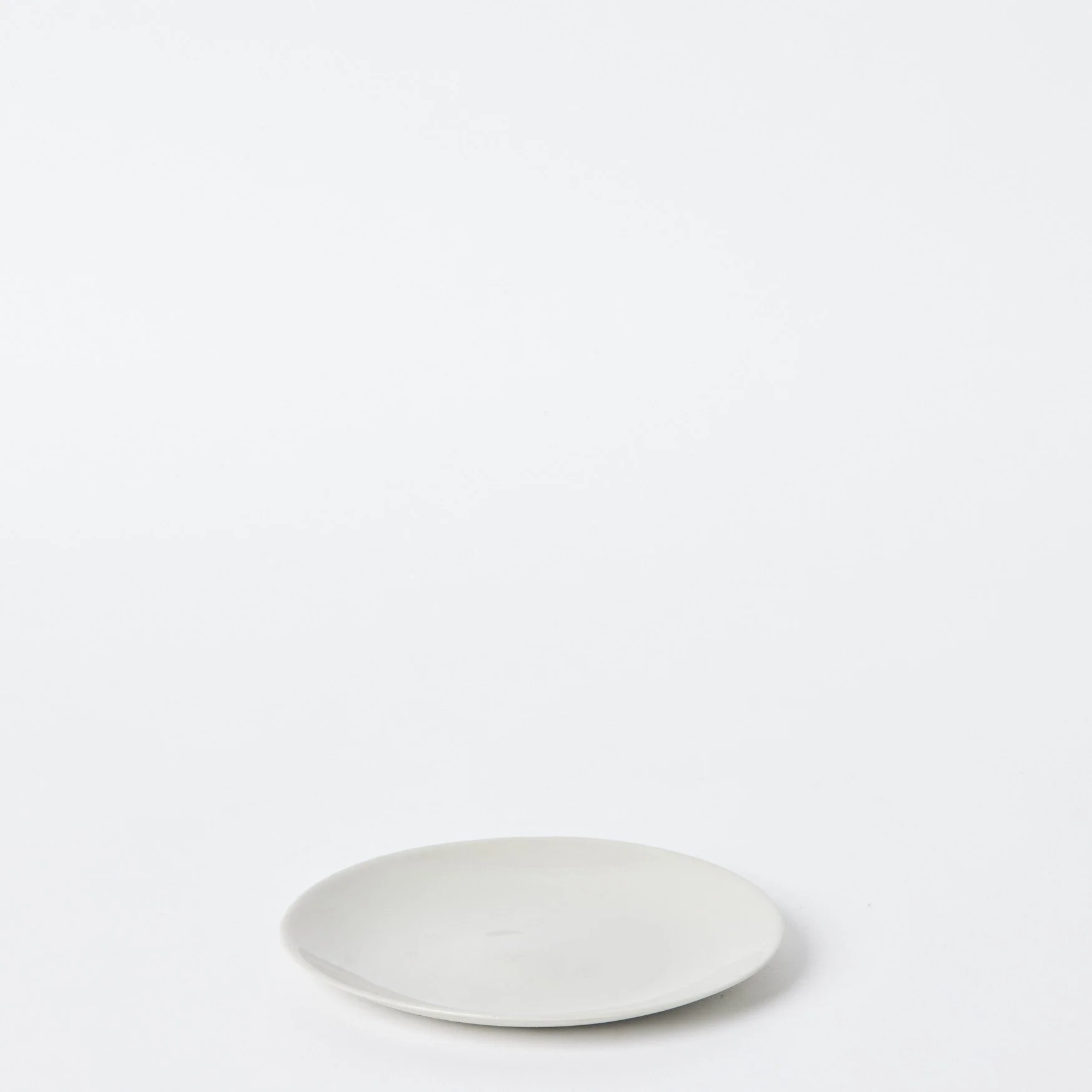 EST_Tableware_Plates_Grey_ESTPLATE0310_16D_01.jpg