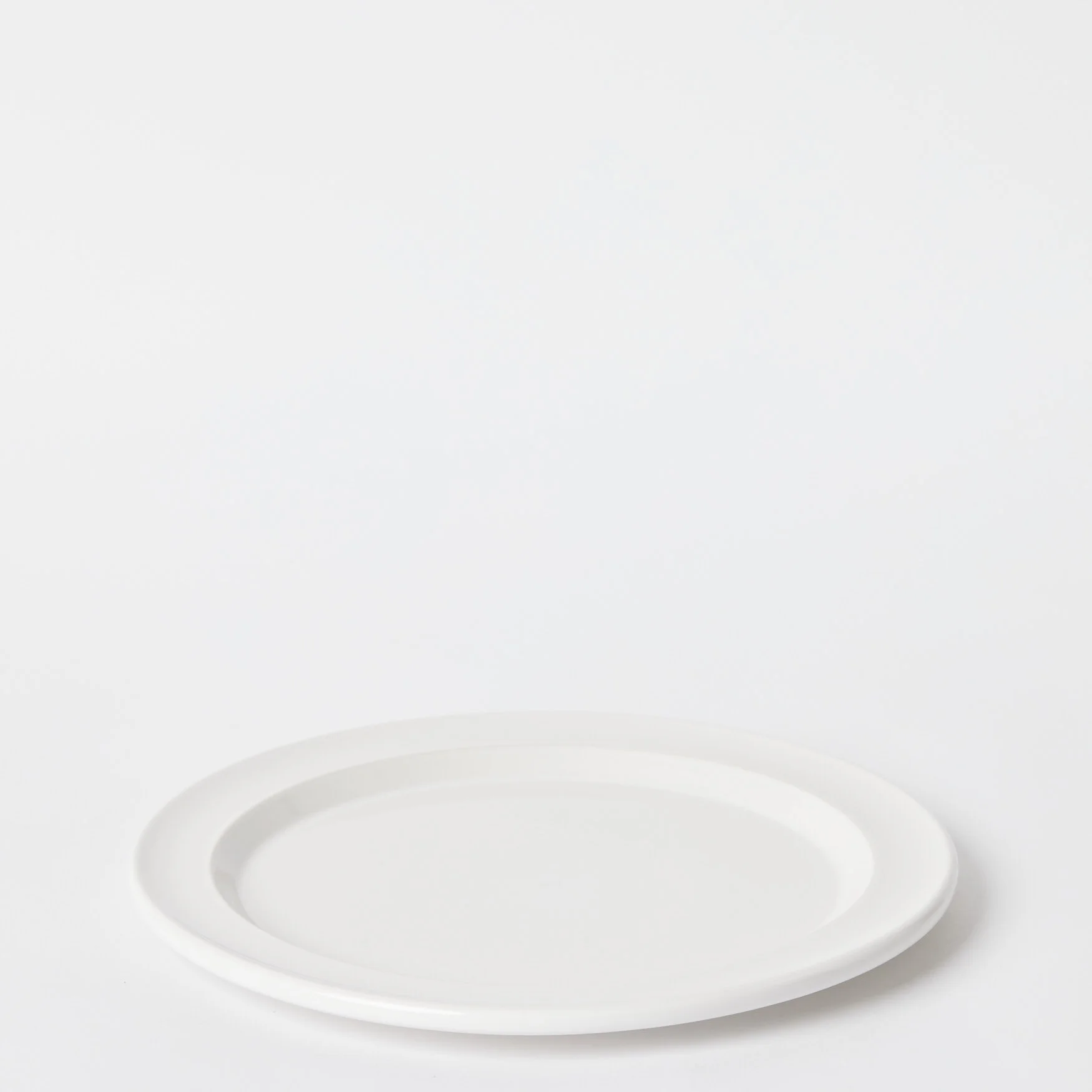 EST_Tableware_Plates_WhiteNeutral_DKPLATE0012_28D_01.jpg